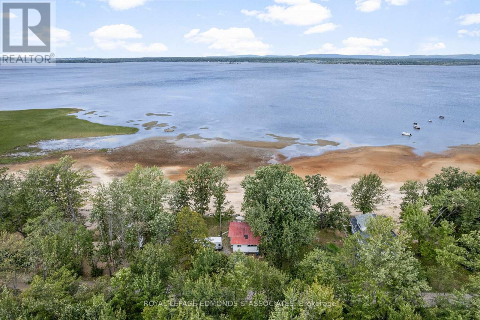 












45 GREATVIEW TRAIL

,
Whitewater Region,




Ontario
K8A6W2

