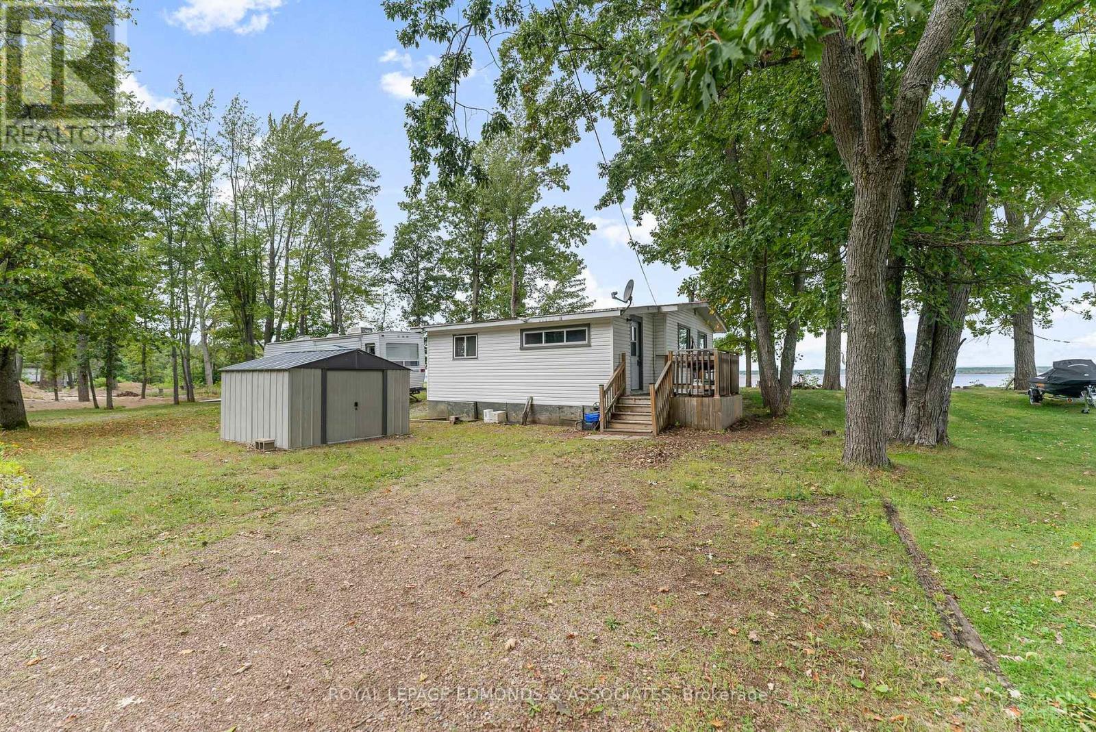 












45 GREATVIEW TRAIL

,
Whitewater Region,




Ontario
K8A6W2

