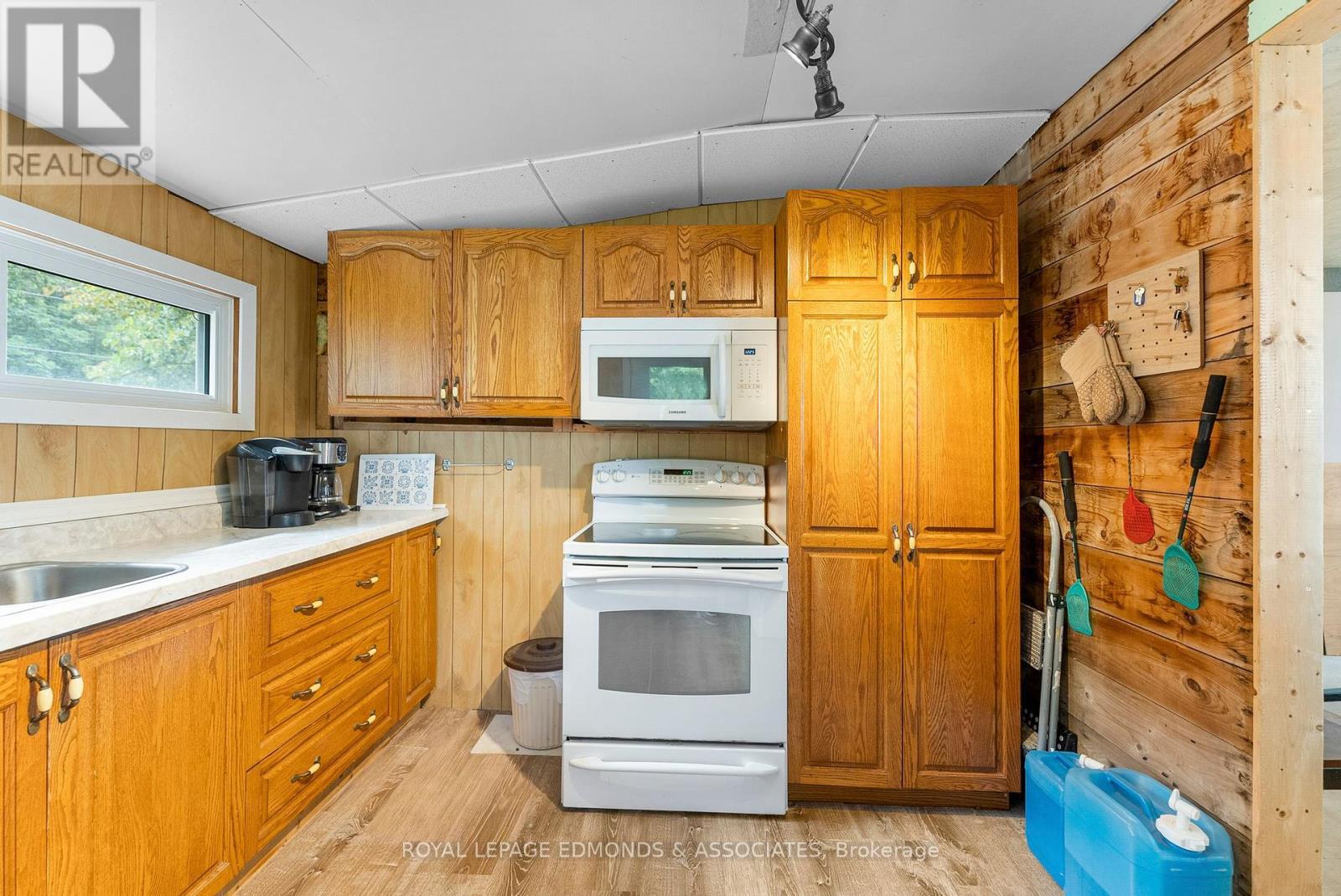 












45 GREATVIEW TRAIL

,
Whitewater Region,




Ontario
K8A6W2

