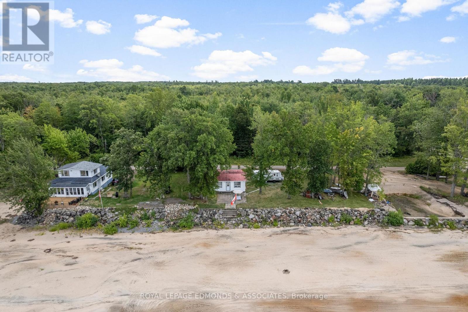 












45 GREATVIEW TRAIL

,
Whitewater Region,




Ontario
K8A6W2

