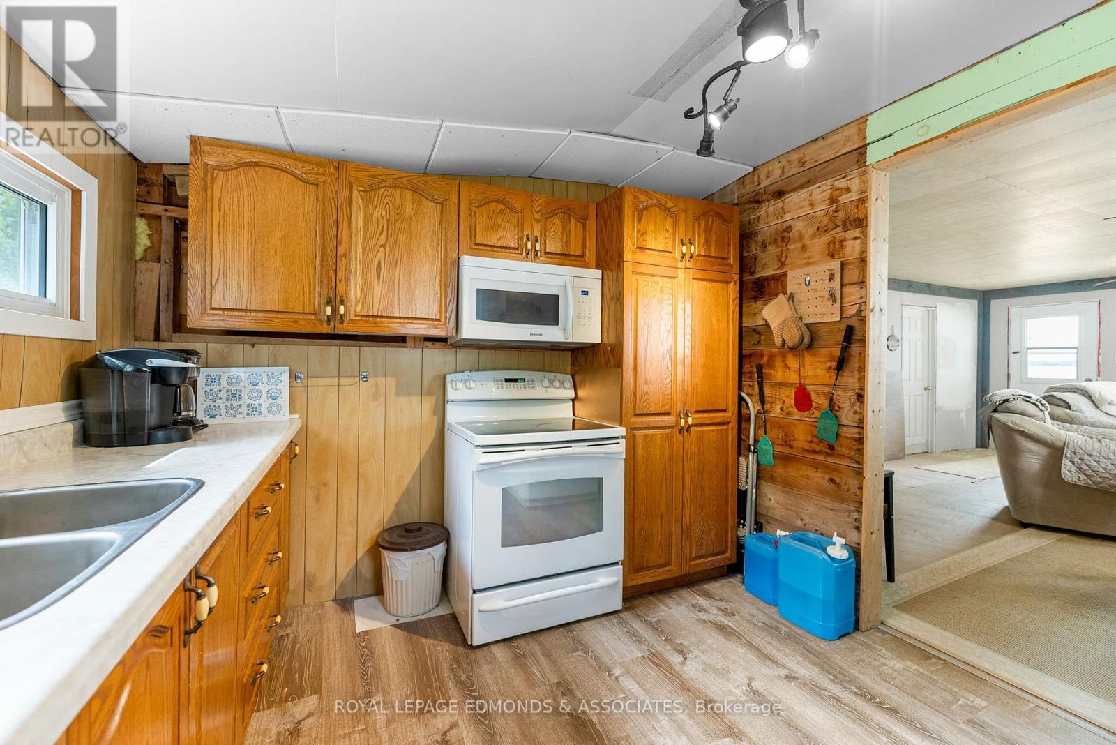 












45 GREATVIEW TRAIL

,
Whitewater Region,




Ontario
K8A6W2

