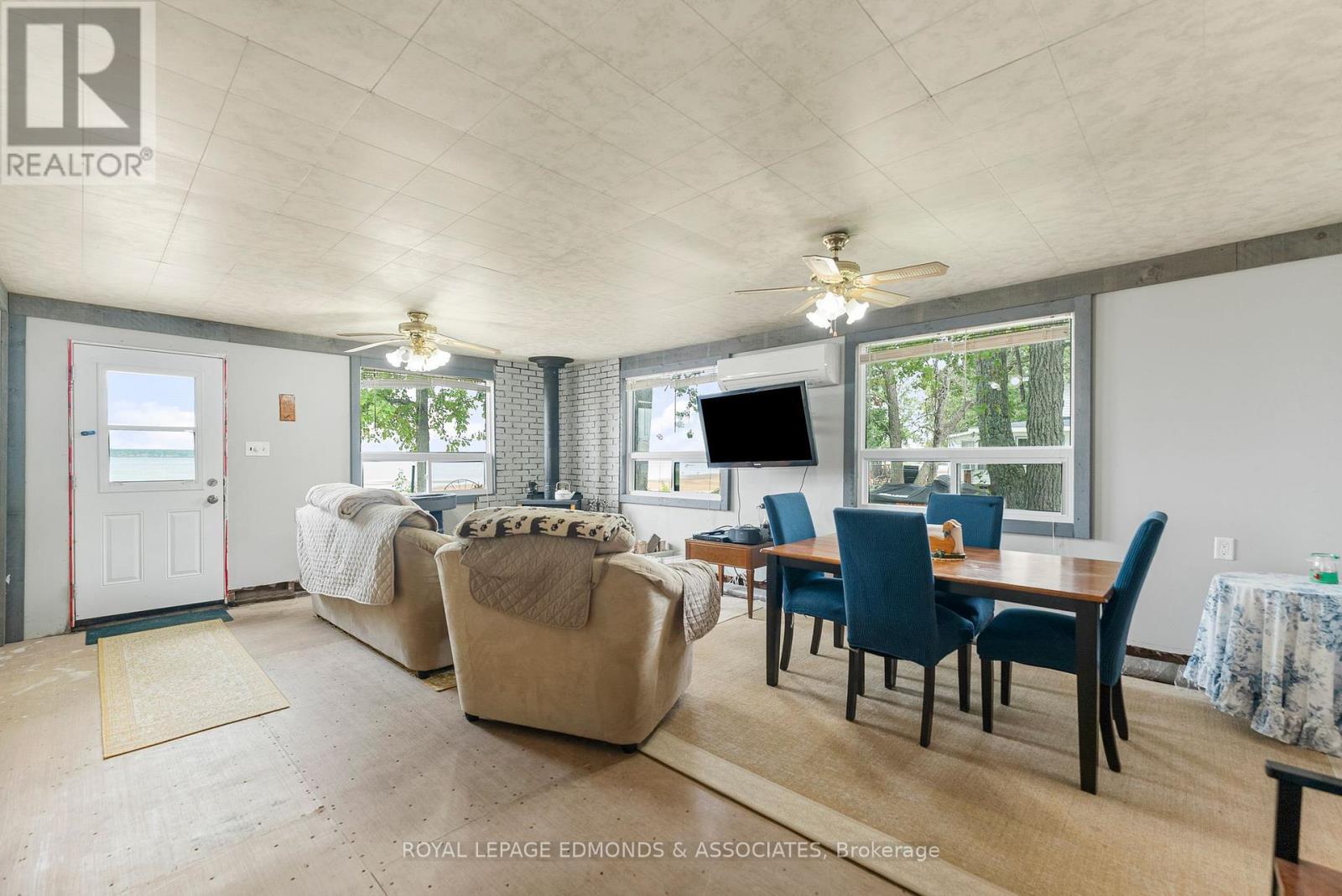 












45 GREATVIEW TRAIL

,
Whitewater Region,




Ontario
K8A6W2

