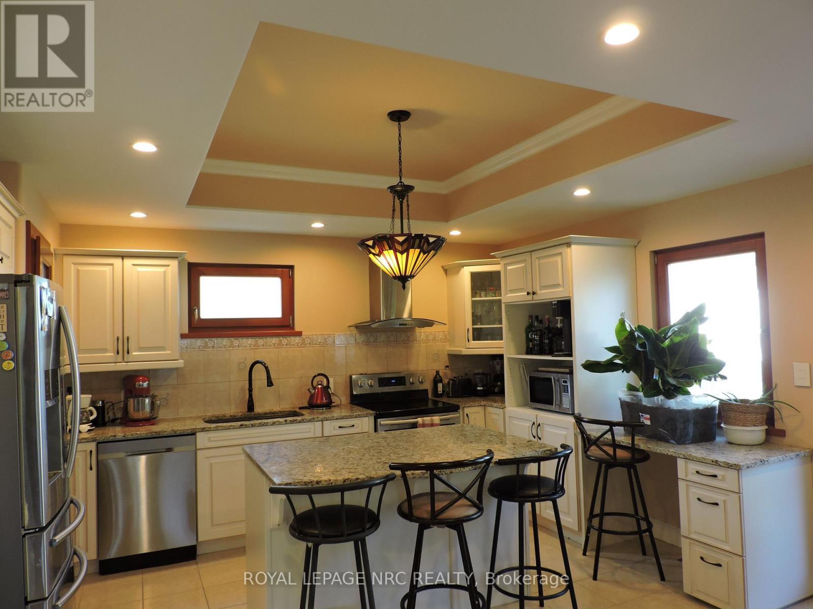 












340 OXFORD AVENUE

,
Fort Erie (Crystal Beach),




Ontario
L0S1B0

