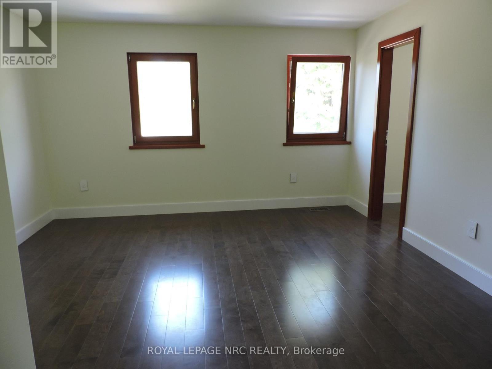 












340 OXFORD AVENUE

,
Fort Erie (Crystal Beach),




Ontario
L0S1B0


