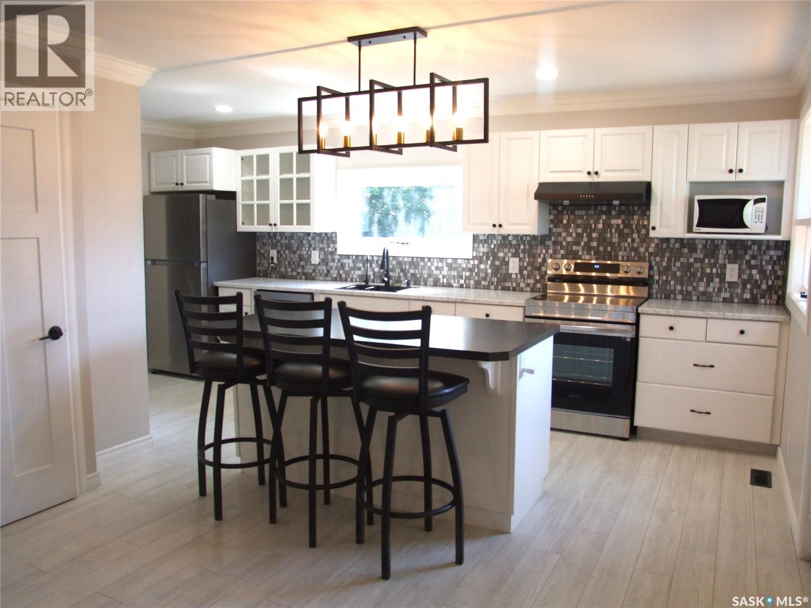 












211 2nd STREET W

,
Leader,




Saskatchewan
S0N1H0

