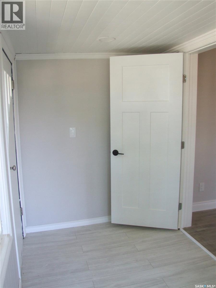 












211 2nd STREET W

,
Leader,




Saskatchewan
S0N1H0

