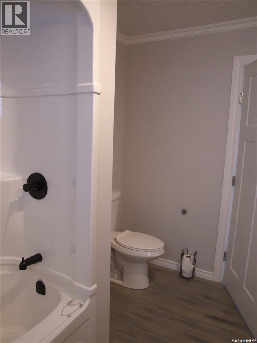 












211 2nd STREET W

,
Leader,




Saskatchewan
S0N1H0

