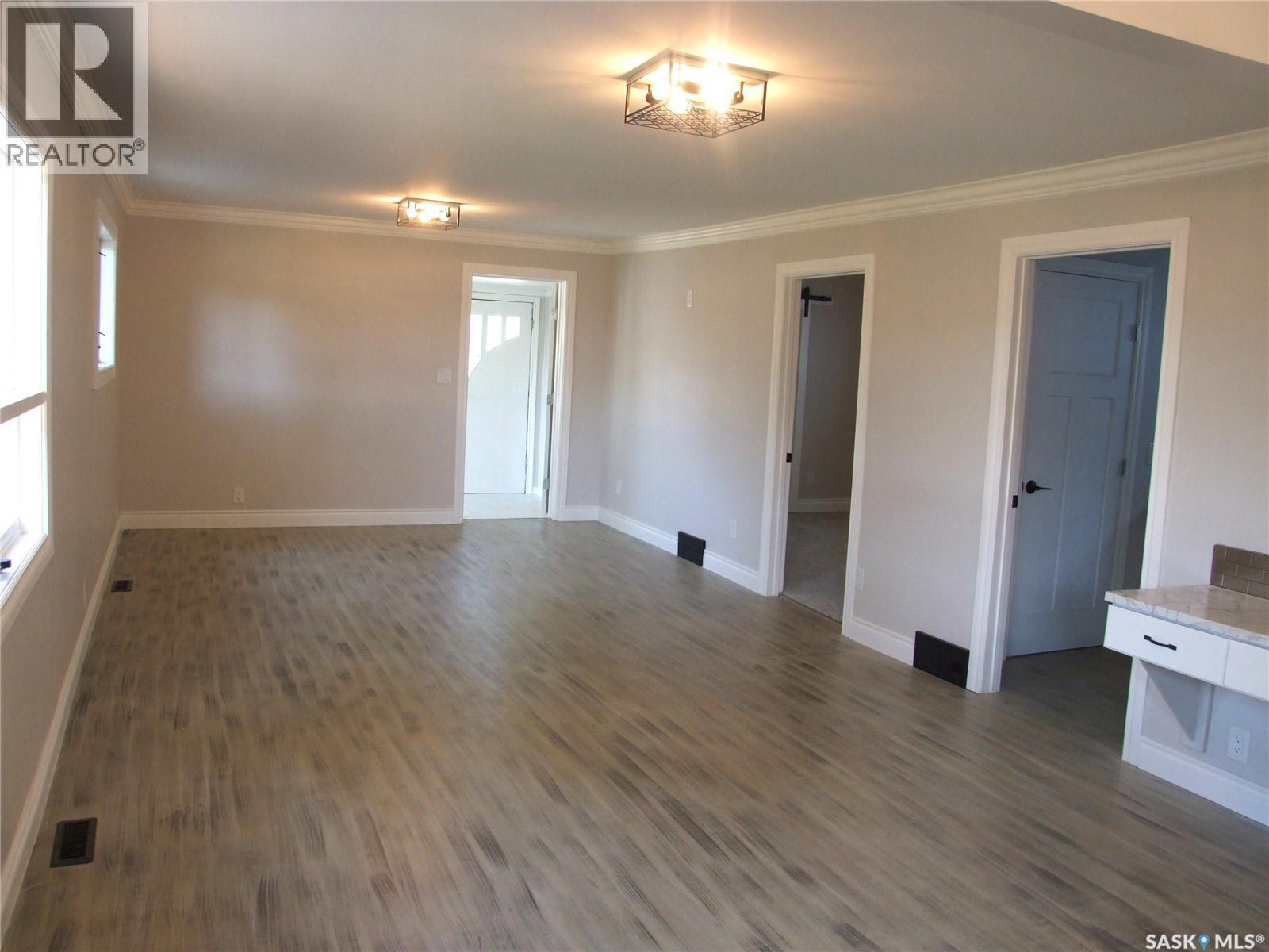 












211 2nd STREET W

,
Leader,




Saskatchewan
S0N1H0

