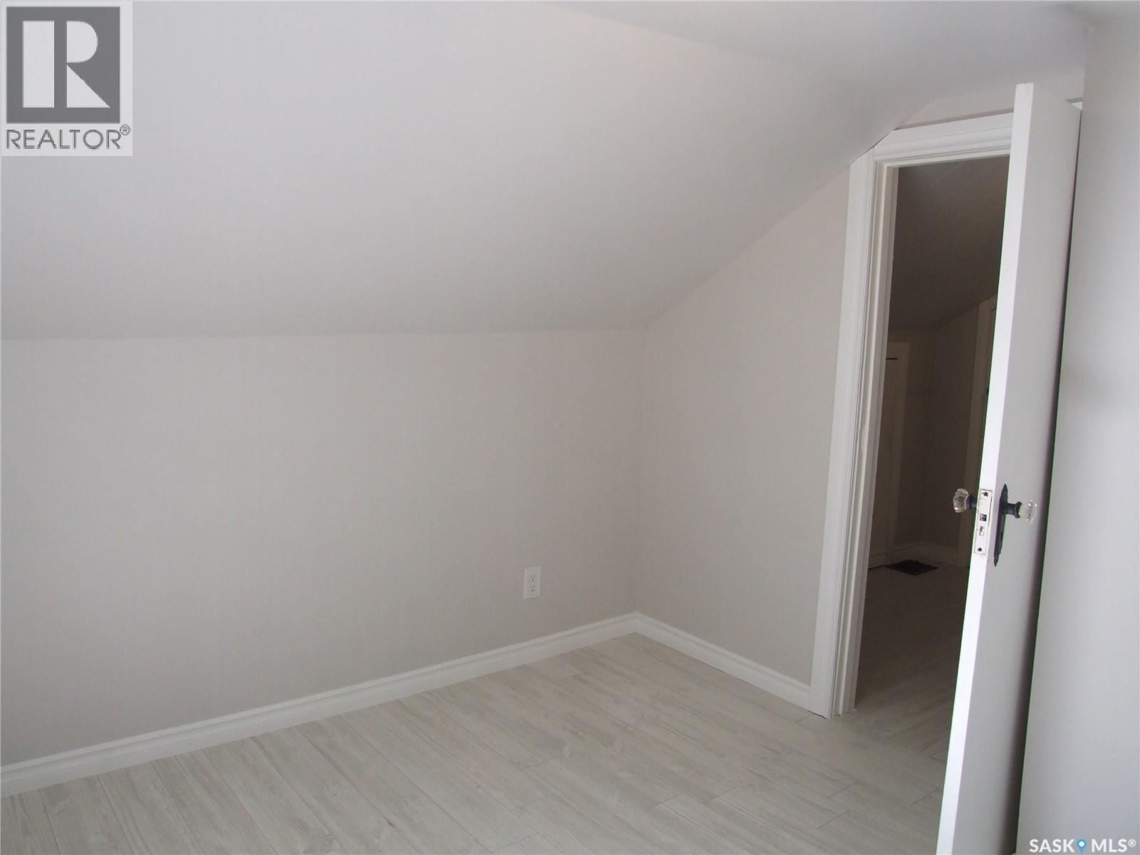 












211 2nd STREET W

,
Leader,




Saskatchewan
S0N1H0

