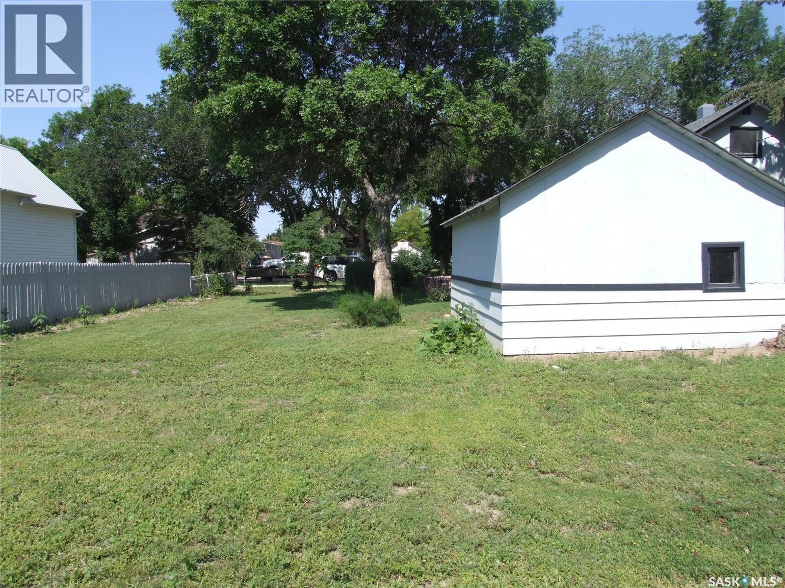 












211 2nd STREET W

,
Leader,




Saskatchewan
S0N1H0

