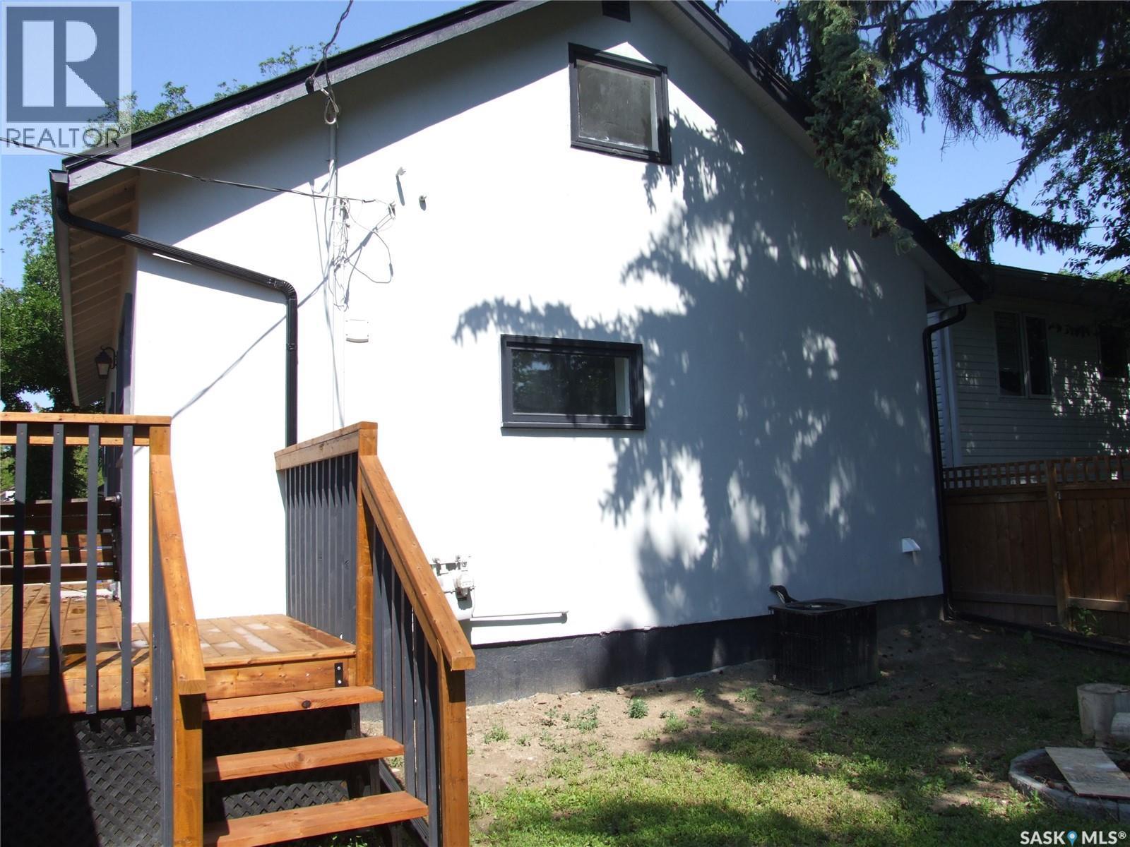 












211 2nd STREET W

,
Leader,




Saskatchewan
S0N1H0

