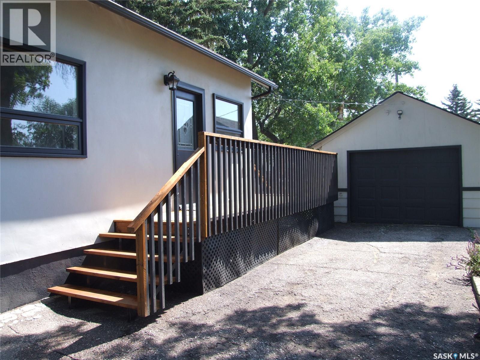 












211 2nd STREET W

,
Leader,




Saskatchewan
S0N1H0

