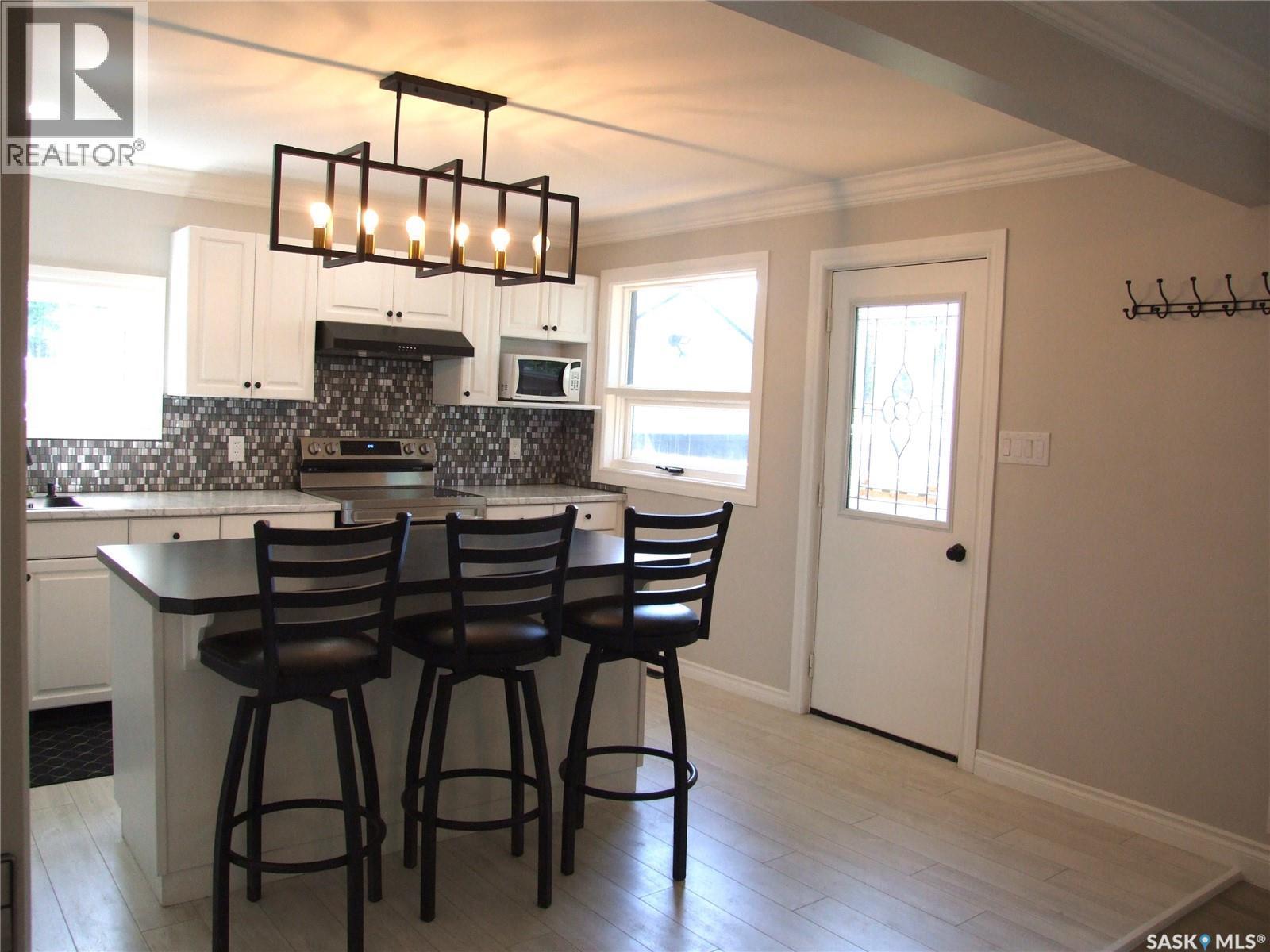 












211 2nd STREET W

,
Leader,




Saskatchewan
S0N1H0


