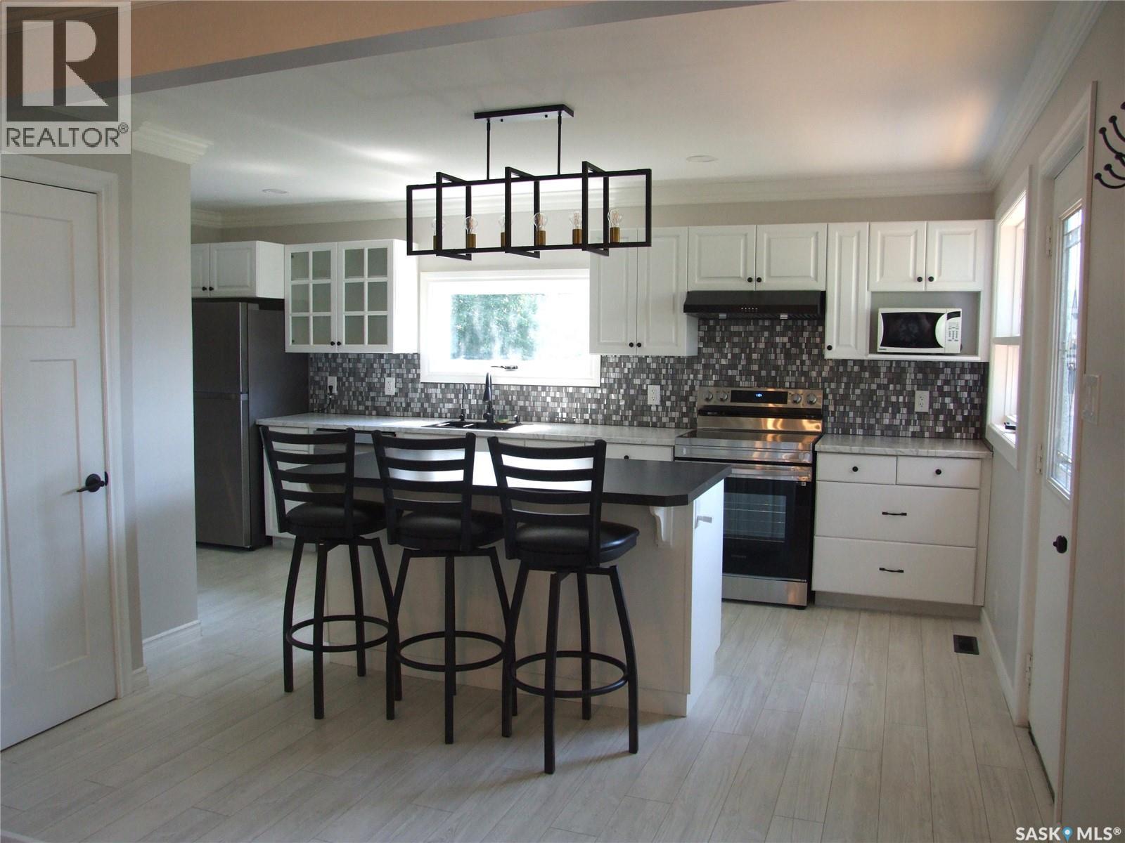 












211 2nd STREET W

,
Leader,




Saskatchewan
S0N1H0

