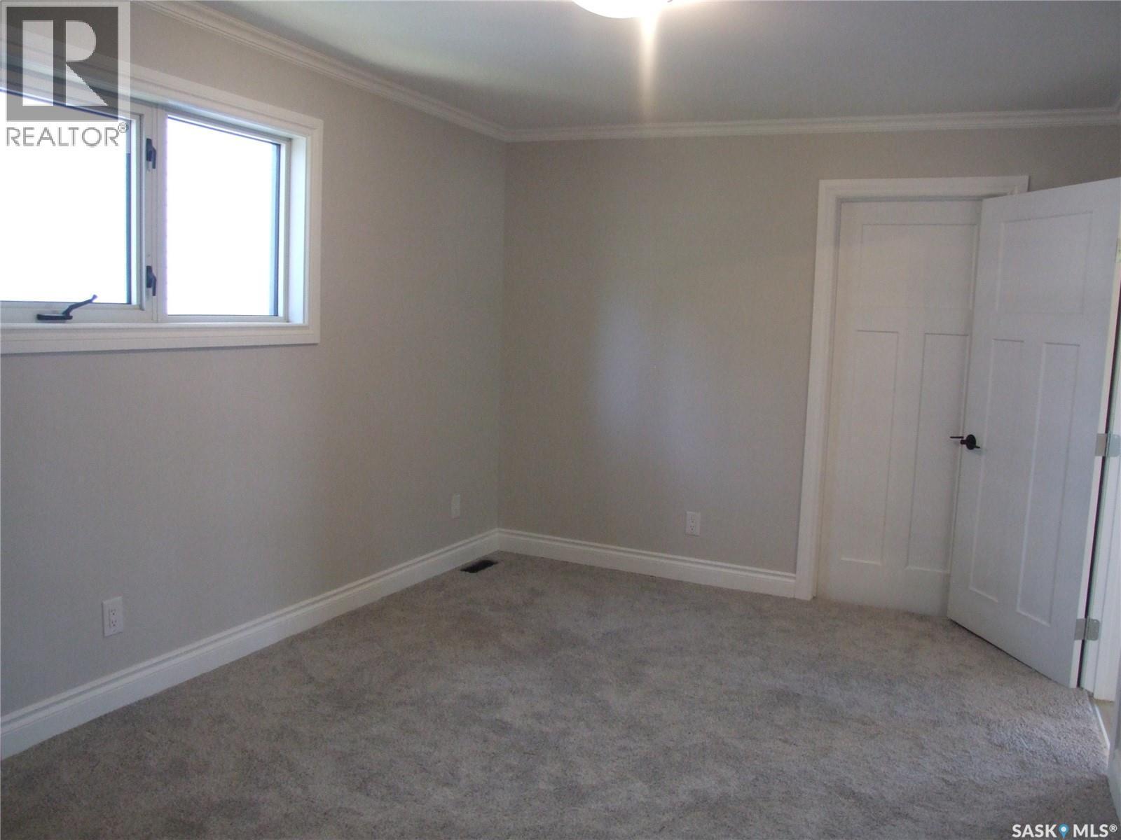 












211 2nd STREET W

,
Leader,




Saskatchewan
S0N1H0

