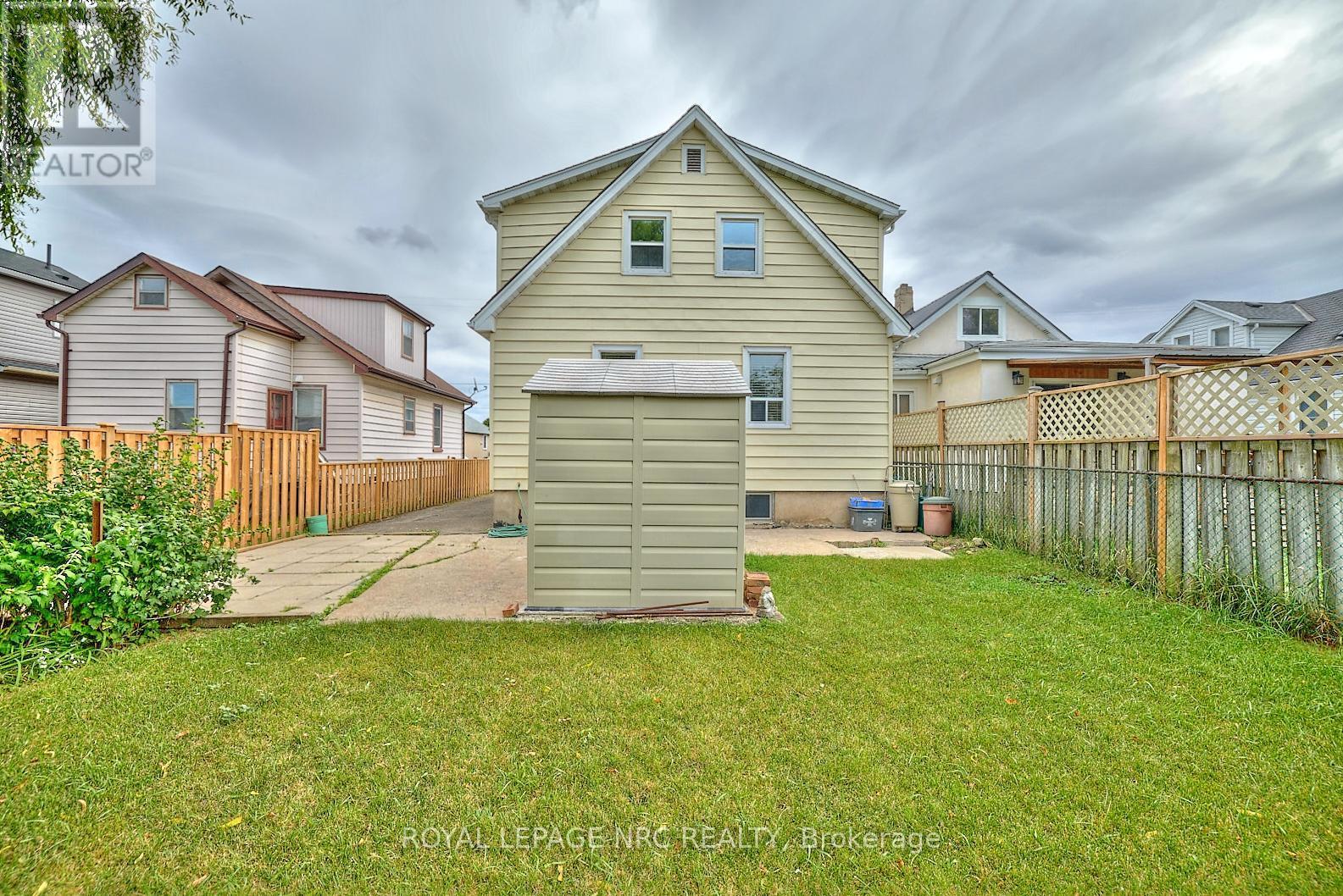 












223 NIAGARA STREET

,
St. Catharines (Facer),




Ontario
L2M4V3

