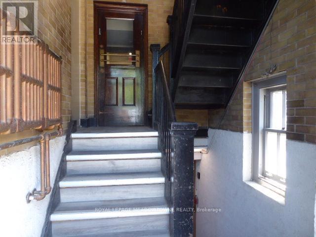 












10 - 70 MILL STREET

,
Halton Hills,




Ontario
L7G2C9

