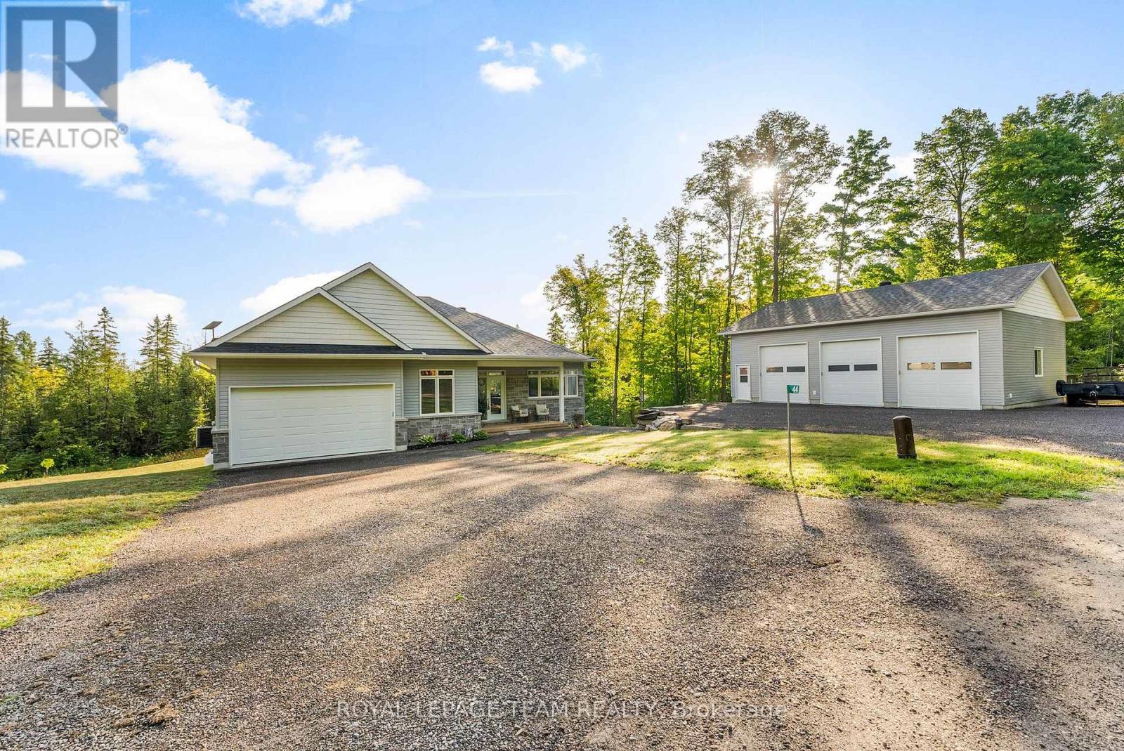 












44 MORNING FLIGHT COURT

,
Greater Madawaska,




Ontario
K0J1H0

