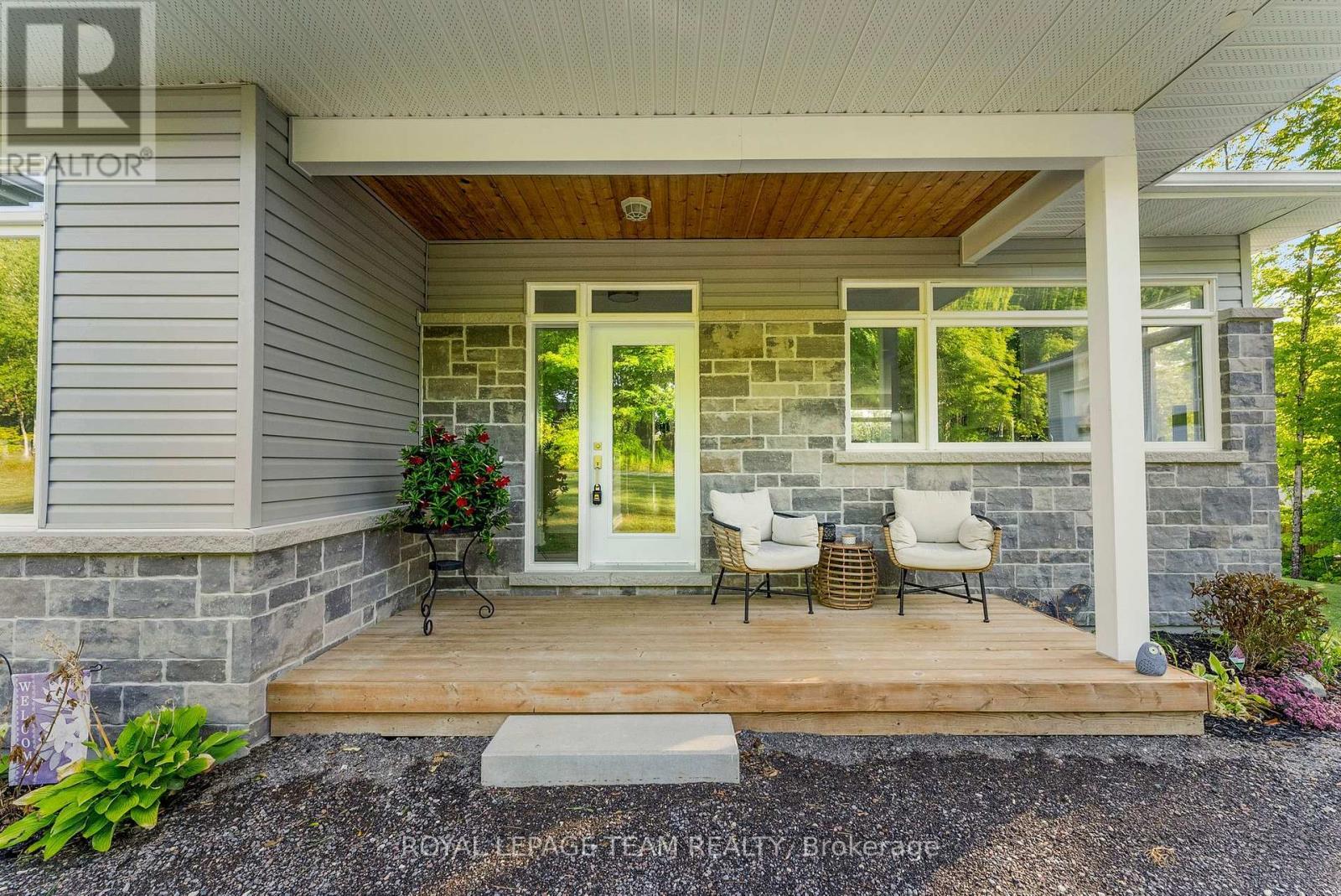 












44 MORNING FLIGHT COURT

,
Greater Madawaska,




Ontario
K0J1H0


