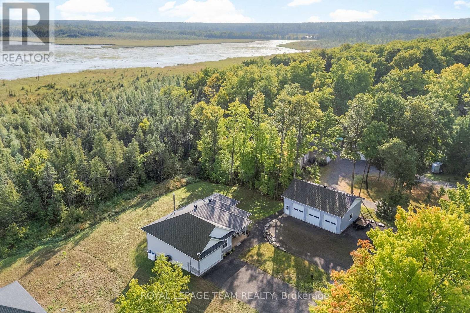 












44 MORNING FLIGHT COURT

,
Greater Madawaska,




Ontario
K0J1H0

