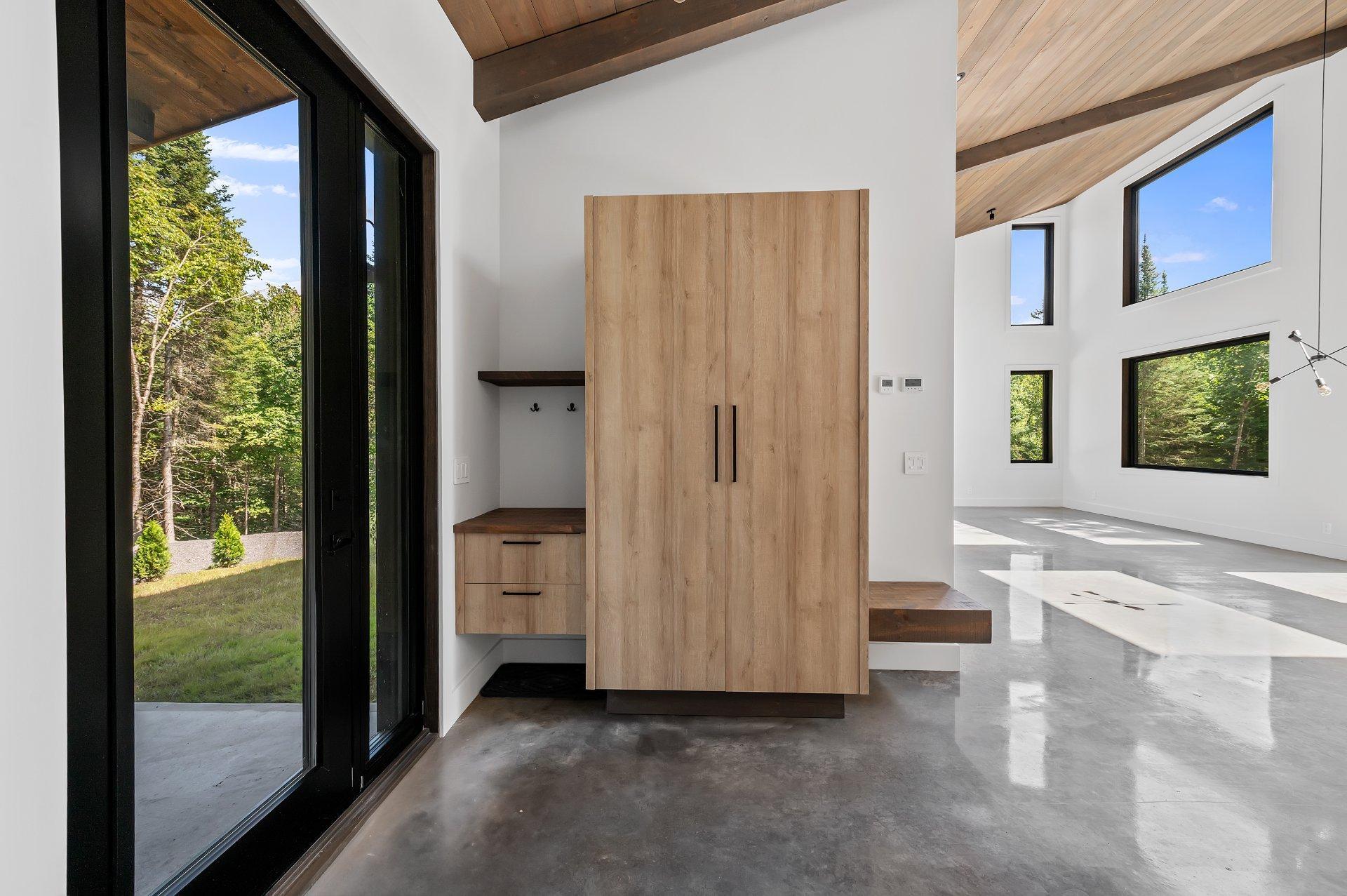 









1200


Ch. du Lac-Rougeaud

,
Mont-Blanc,




QC
J0T1J2

