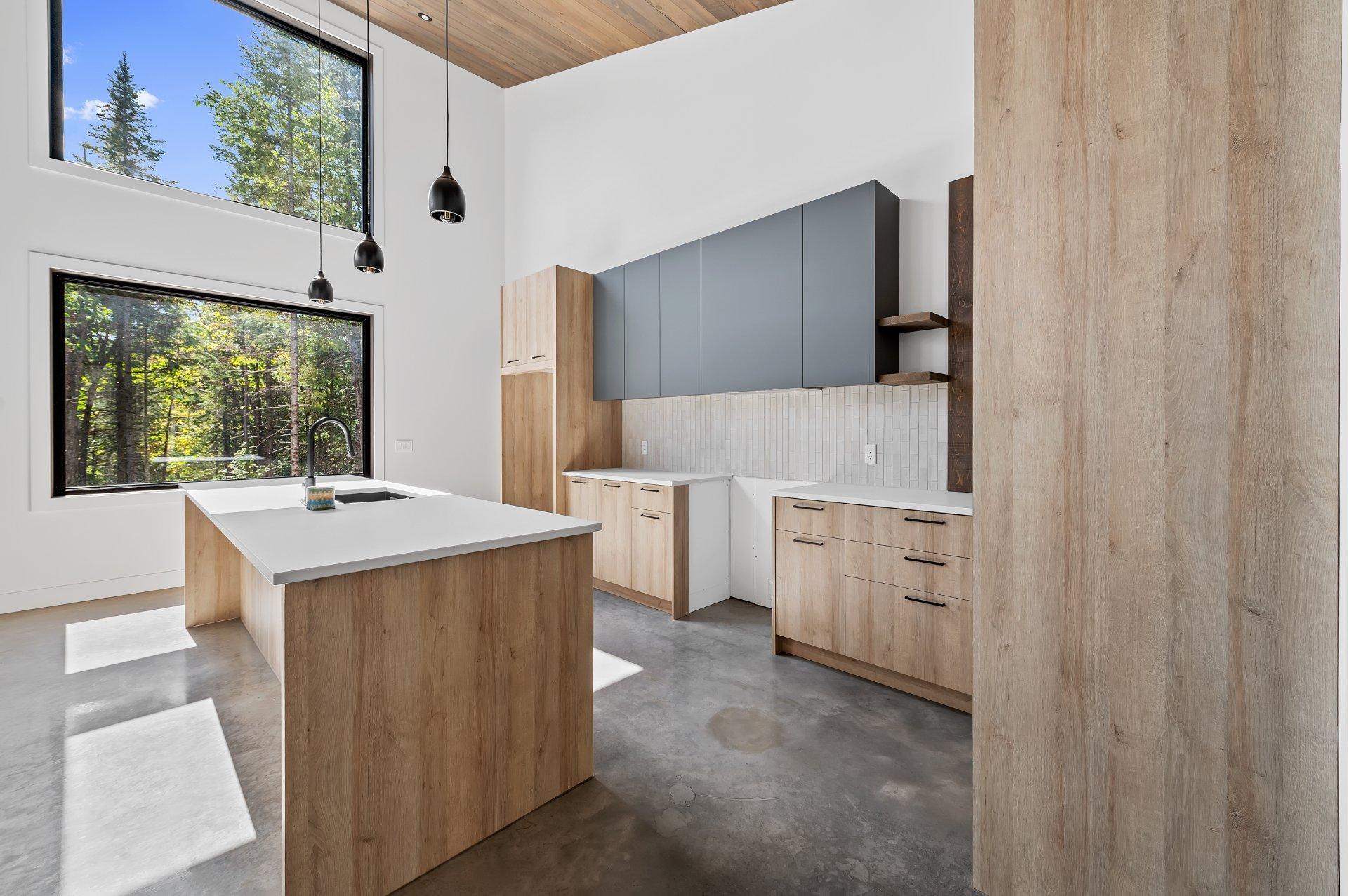 









1200


Ch. du Lac-Rougeaud

,
Mont-Blanc,




QC
J0T1J2

