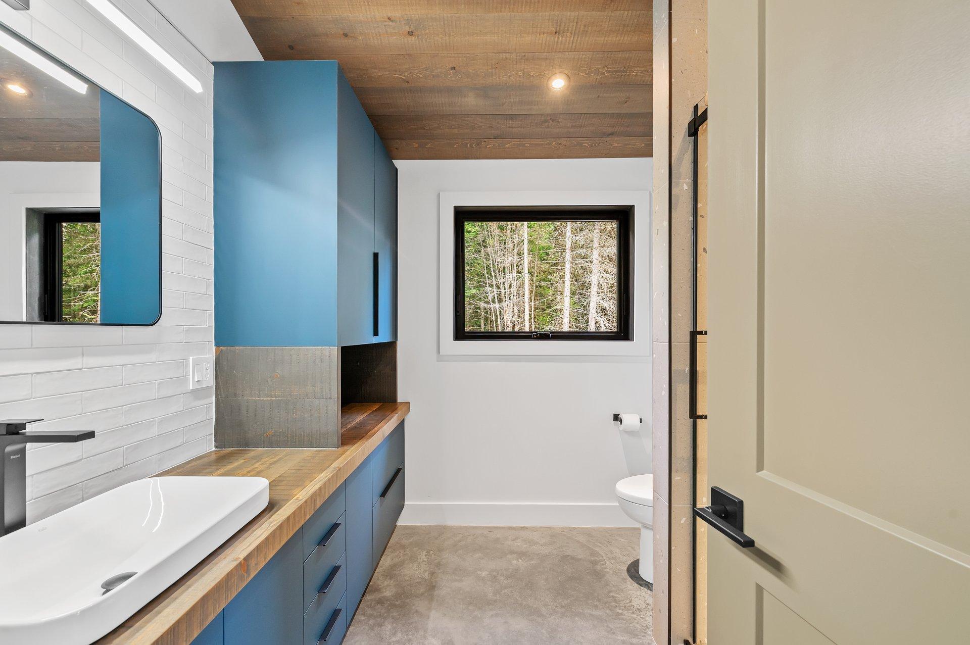 









1200


Ch. du Lac-Rougeaud

,
Mont-Blanc,




QC
J0T1J2

