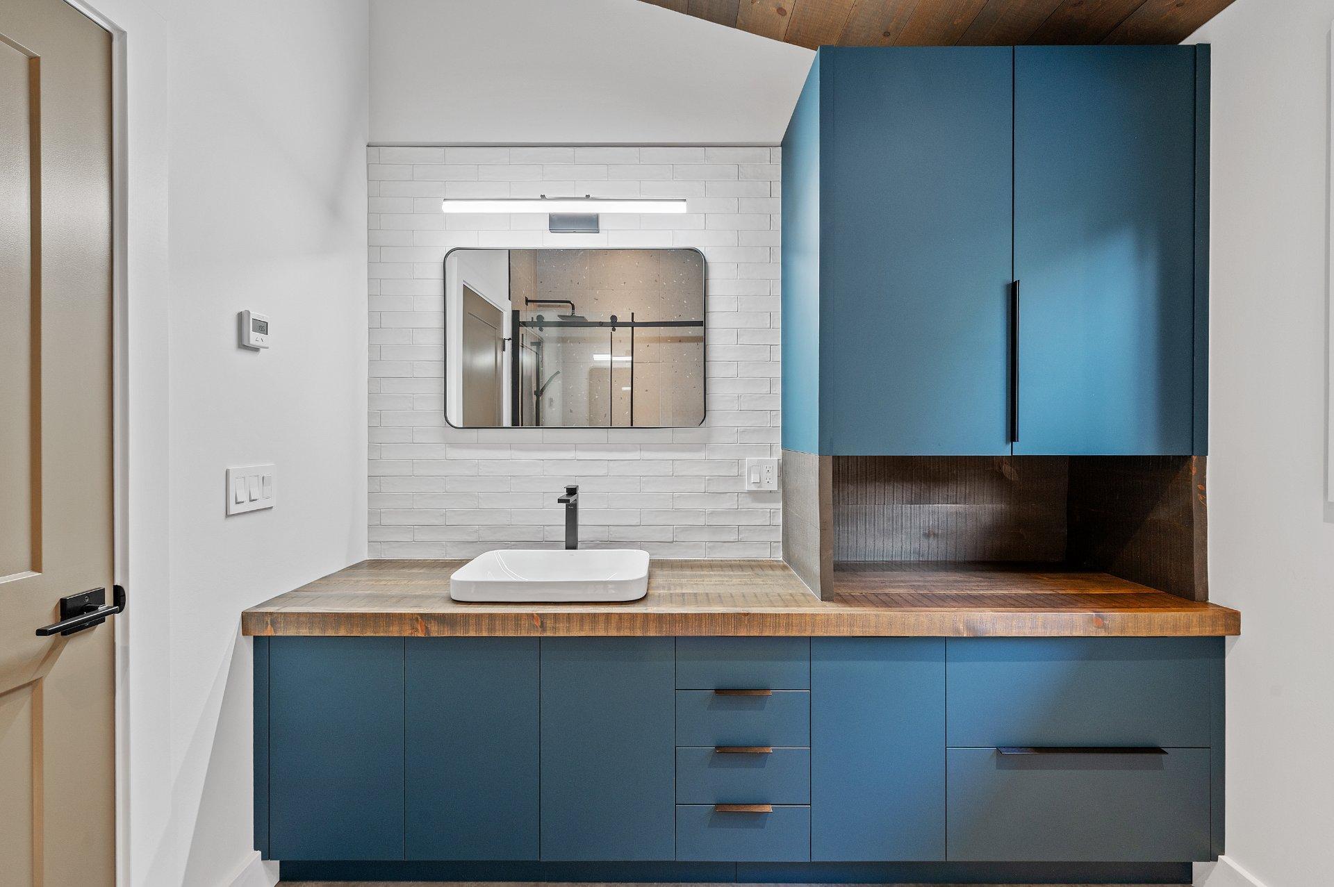 









1200


Ch. du Lac-Rougeaud

,
Mont-Blanc,




QC
J0T1J2

