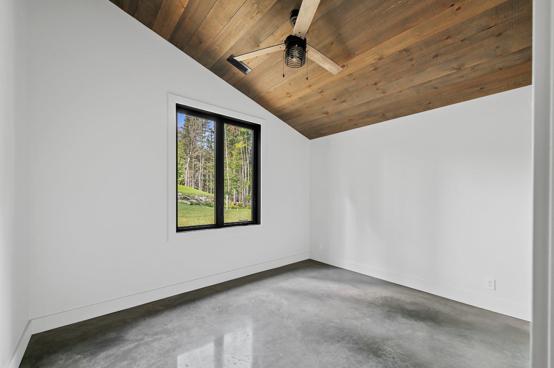 









1200


Ch. du Lac-Rougeaud

,
Mont-Blanc,




QC
J0T1J2

