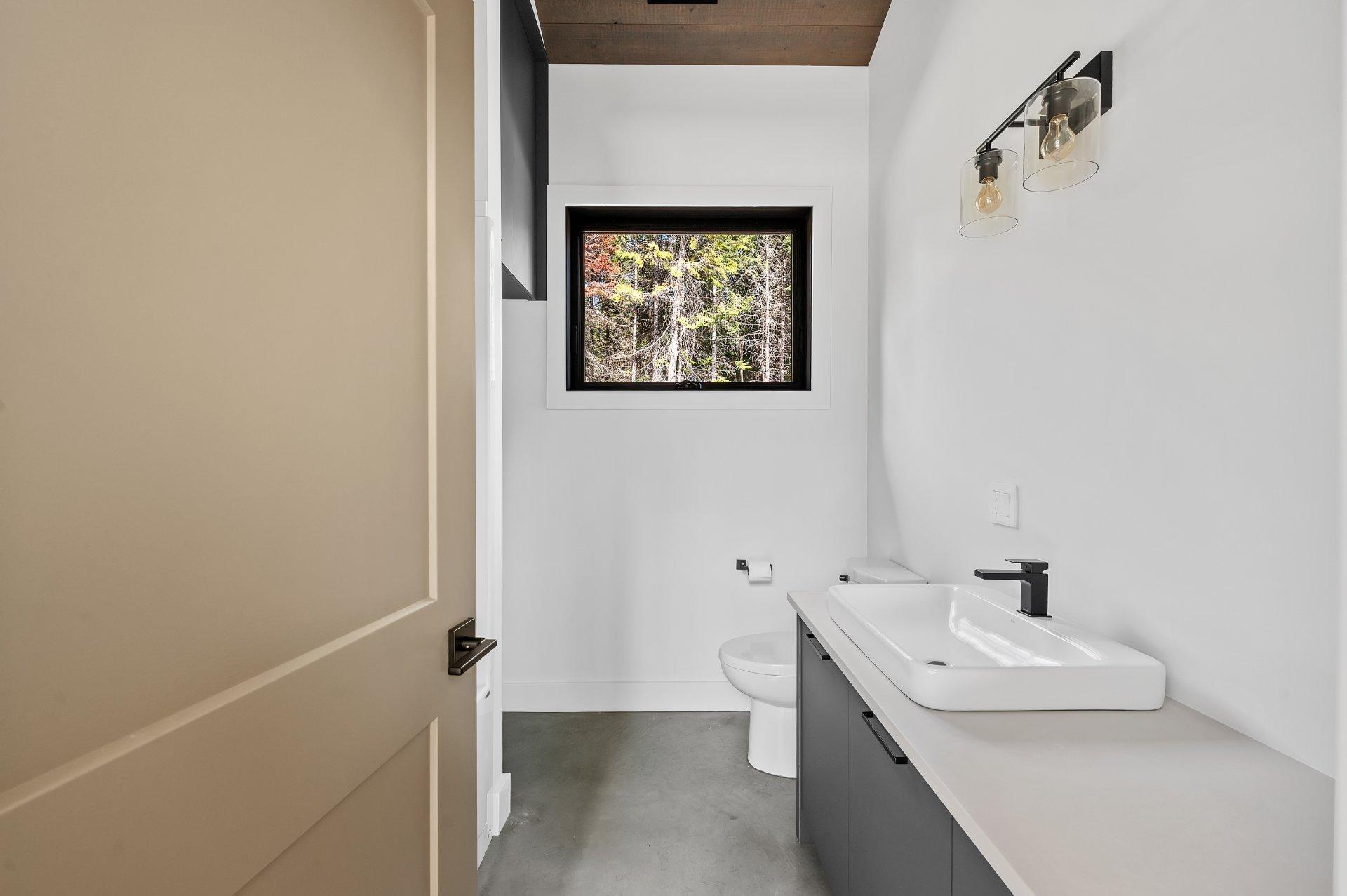 









1200


Ch. du Lac-Rougeaud

,
Mont-Blanc,




QC
J0T1J2

