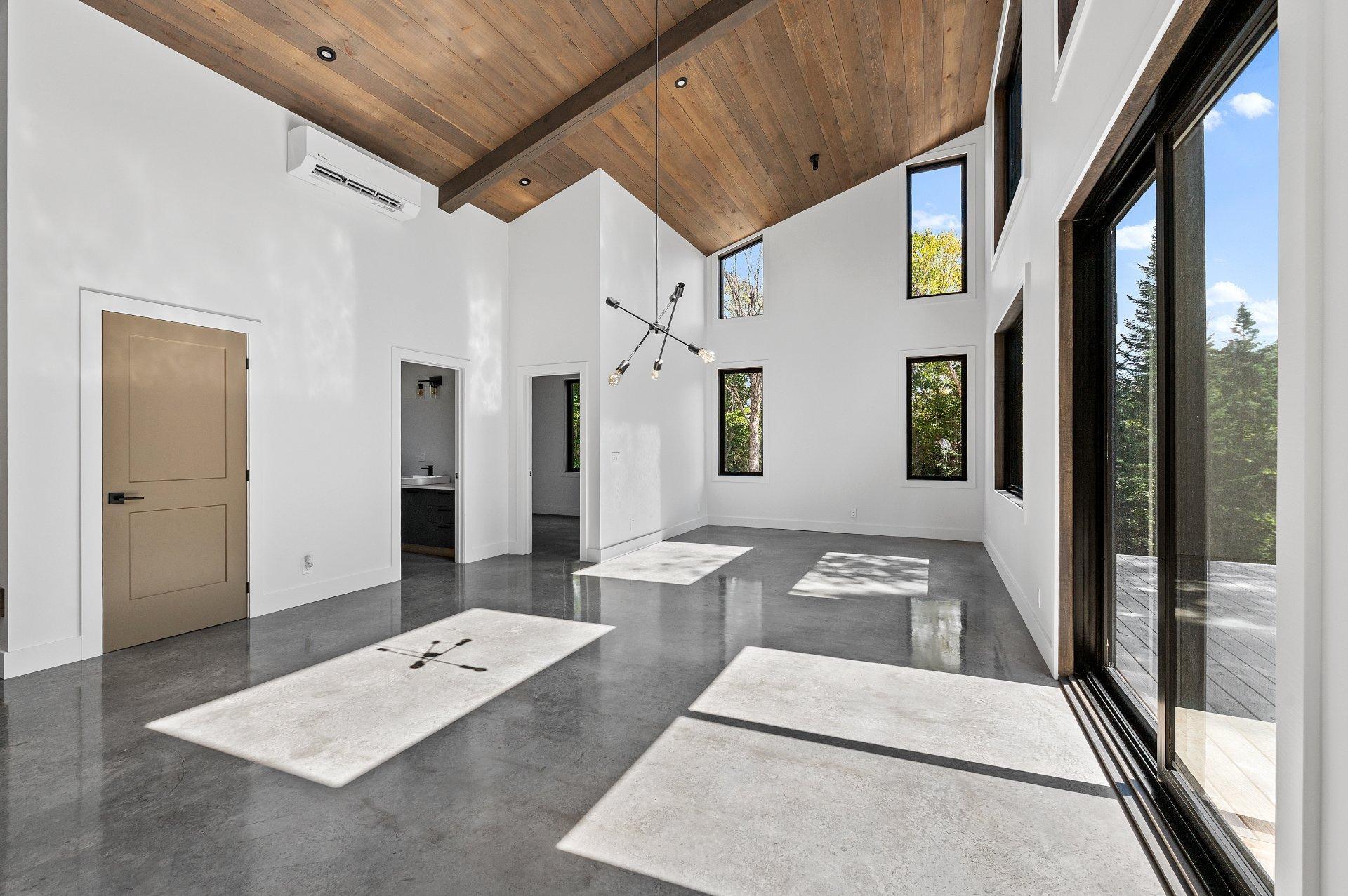 









1200


Ch. du Lac-Rougeaud

,
Mont-Blanc,




QC
J0T1J2

