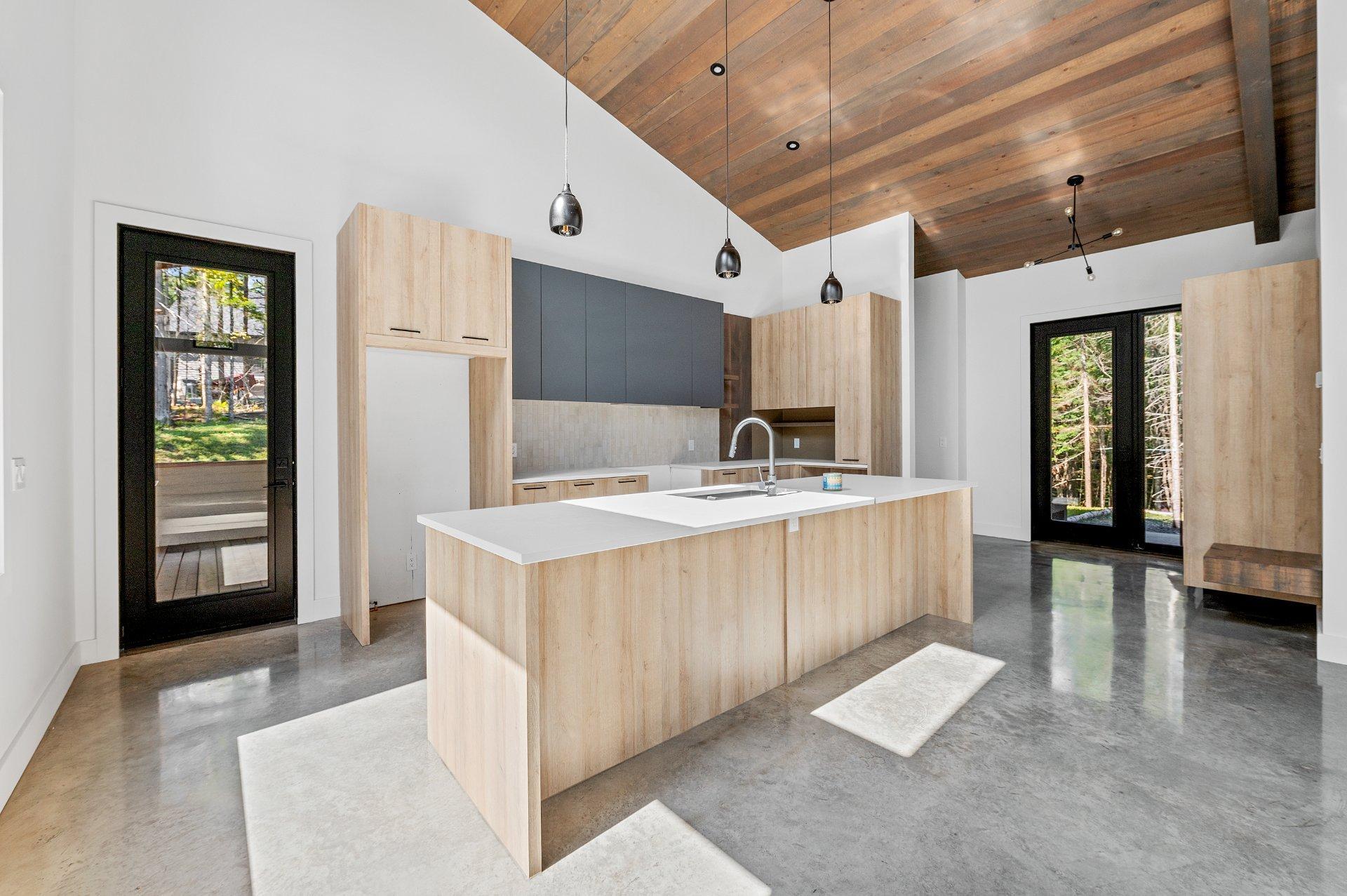 









1200


Ch. du Lac-Rougeaud

,
Mont-Blanc,




QC
J0T1J2

