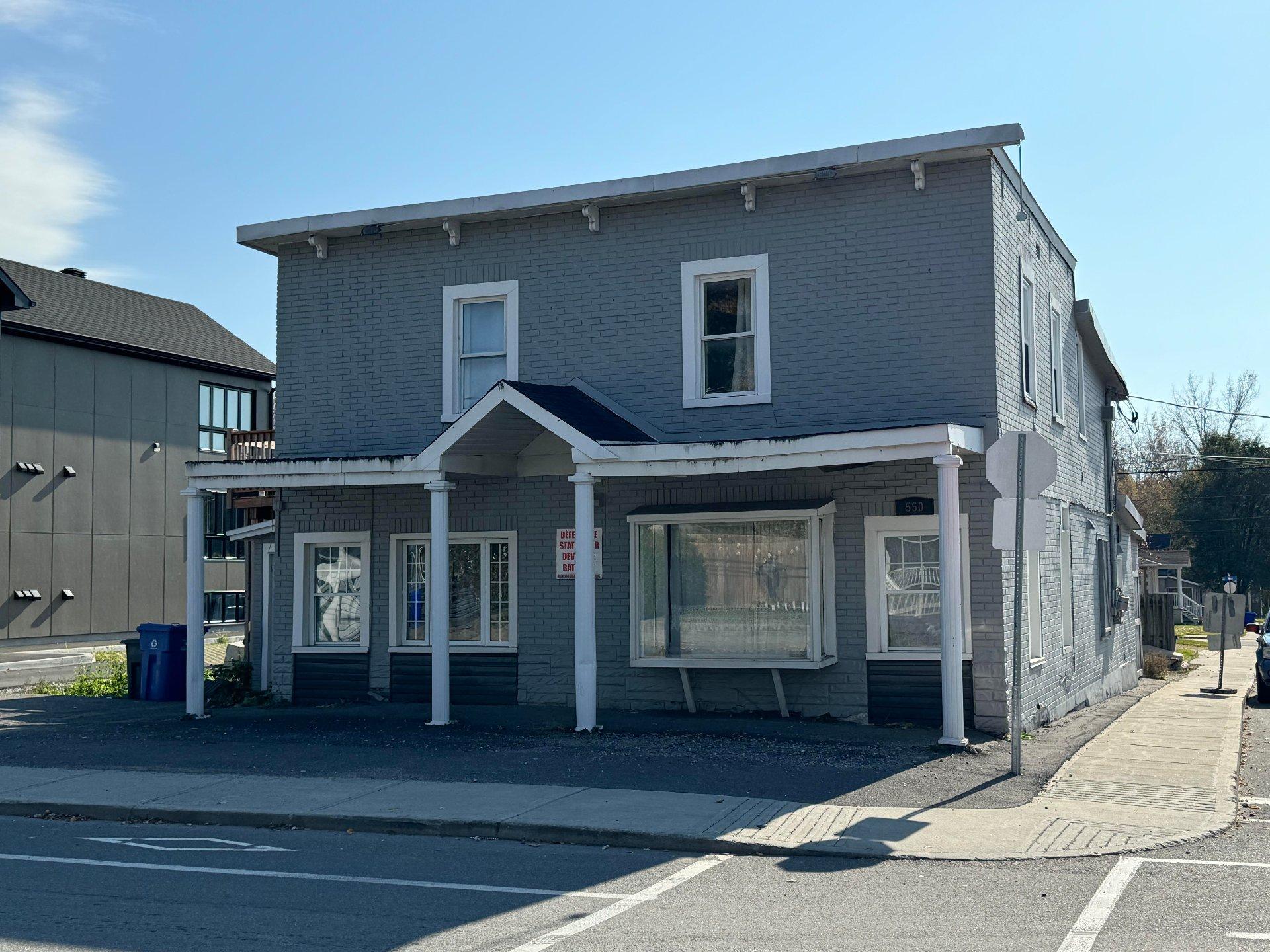 









550


Rue Notre-Dame

,
Gatineau (Gatineau),




QC
J8P1M7

