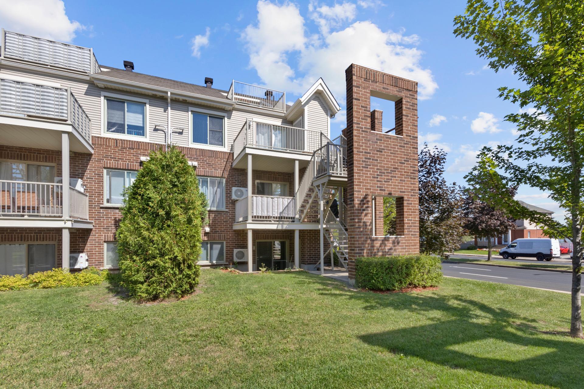 









3394


Boul. Gareau

,
Longueuil (Saint-Hubert),




QC
J3Y0J5

