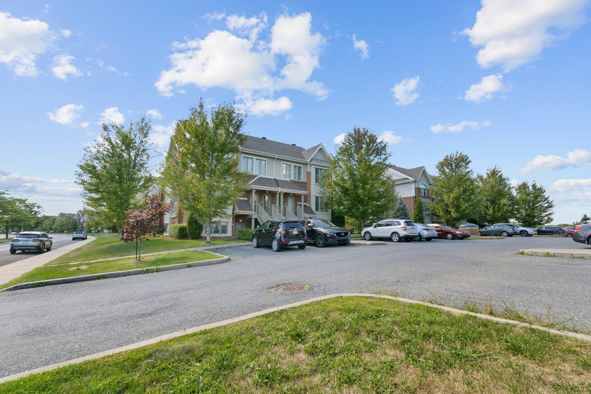 









3394


Boul. Gareau

,
Longueuil (Saint-Hubert),




QC
J3Y0J5

