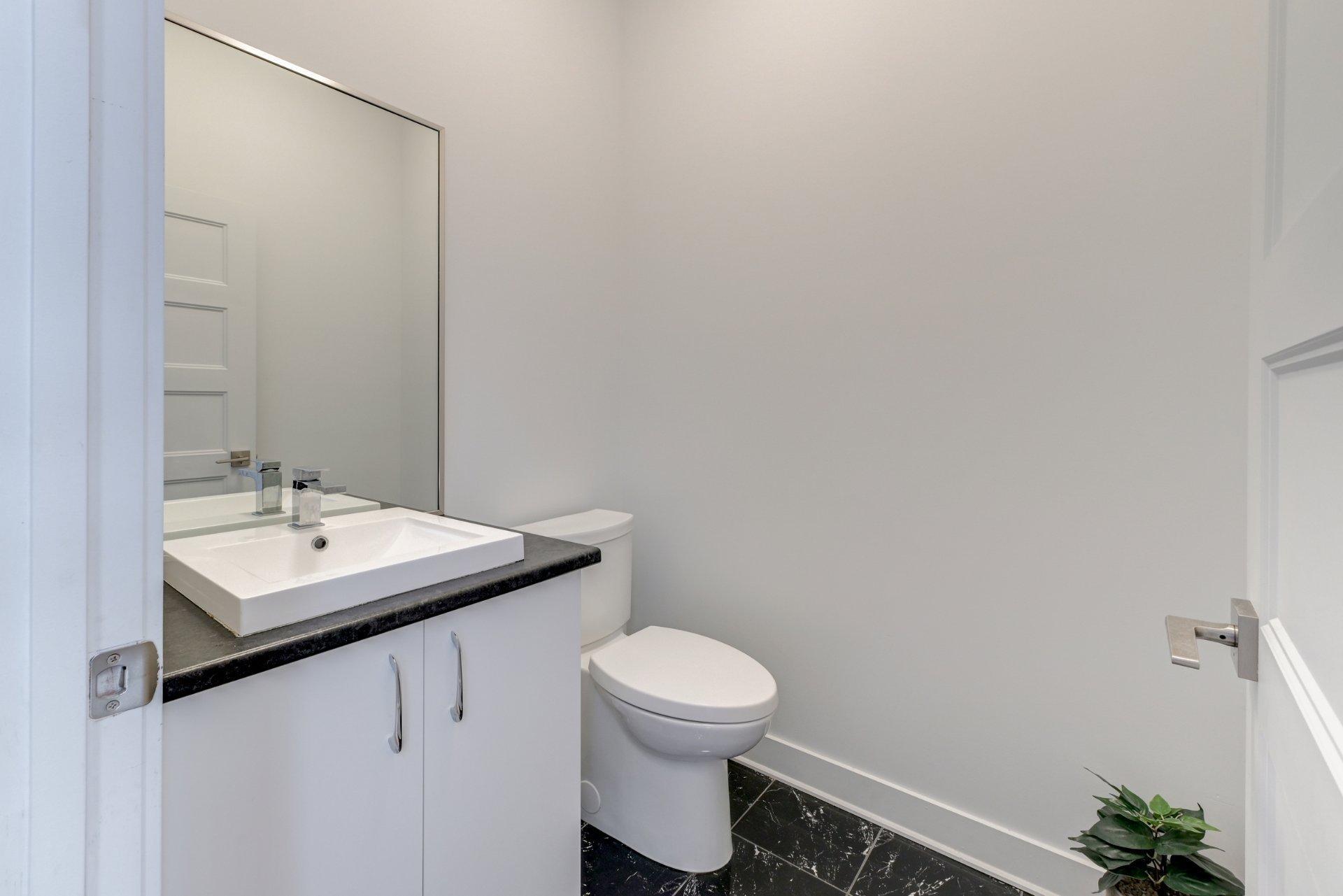 









3297


Rue du Gamay

,
Sainte-Marthe-sur-le-Lac,




QC
J0N1P0

