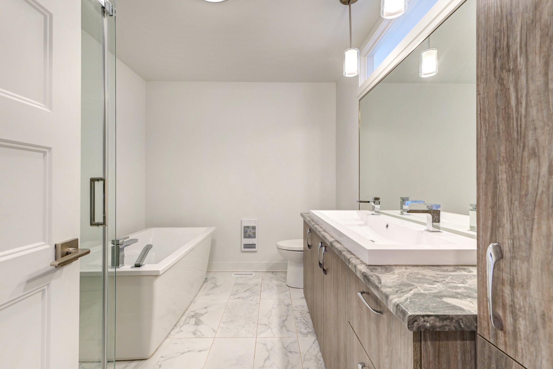 









3297


Rue du Gamay

,
Sainte-Marthe-sur-le-Lac,




QC
J0N1P0

