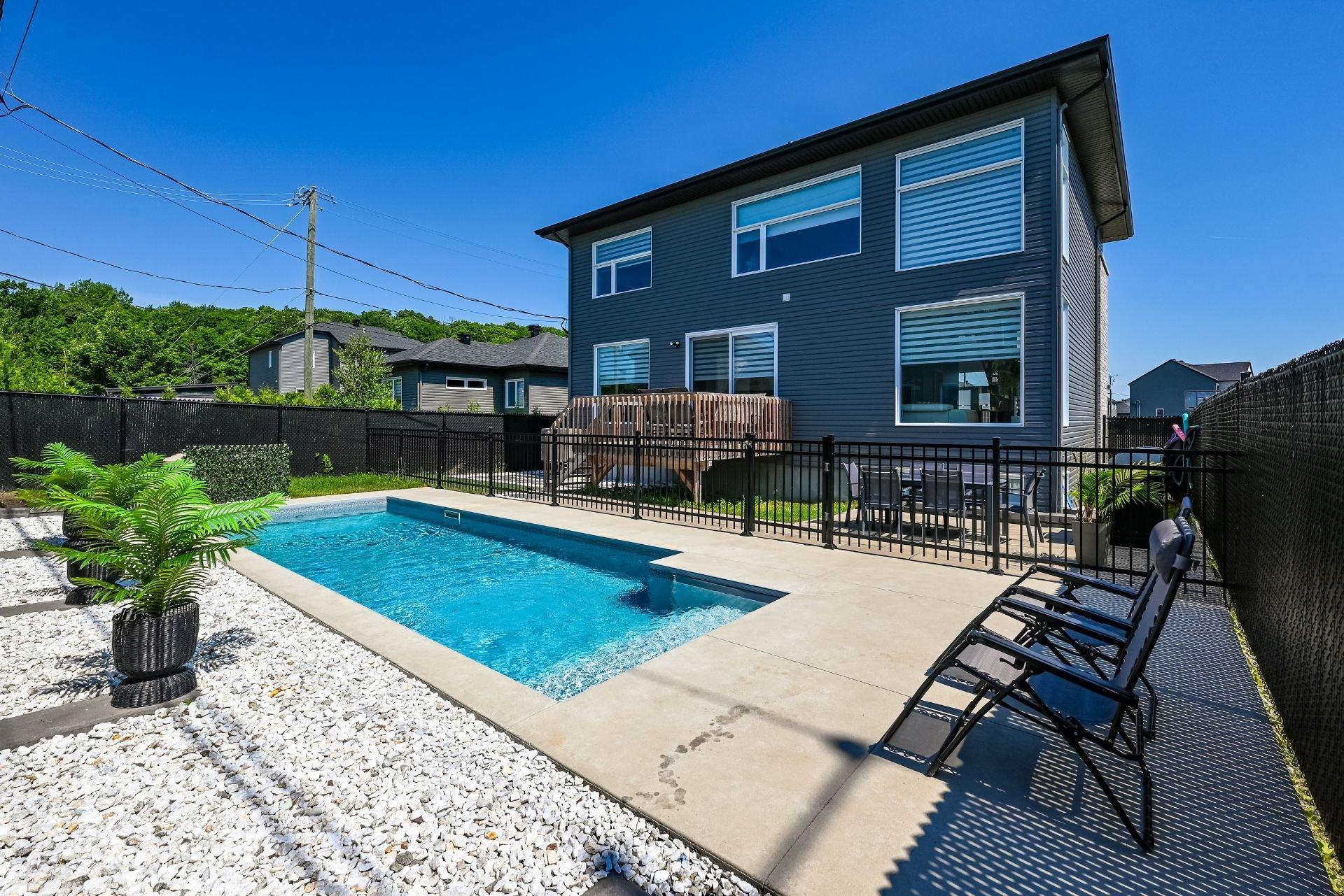 









3297


Rue du Gamay

,
Sainte-Marthe-sur-le-Lac,




QC
J0N1P0

