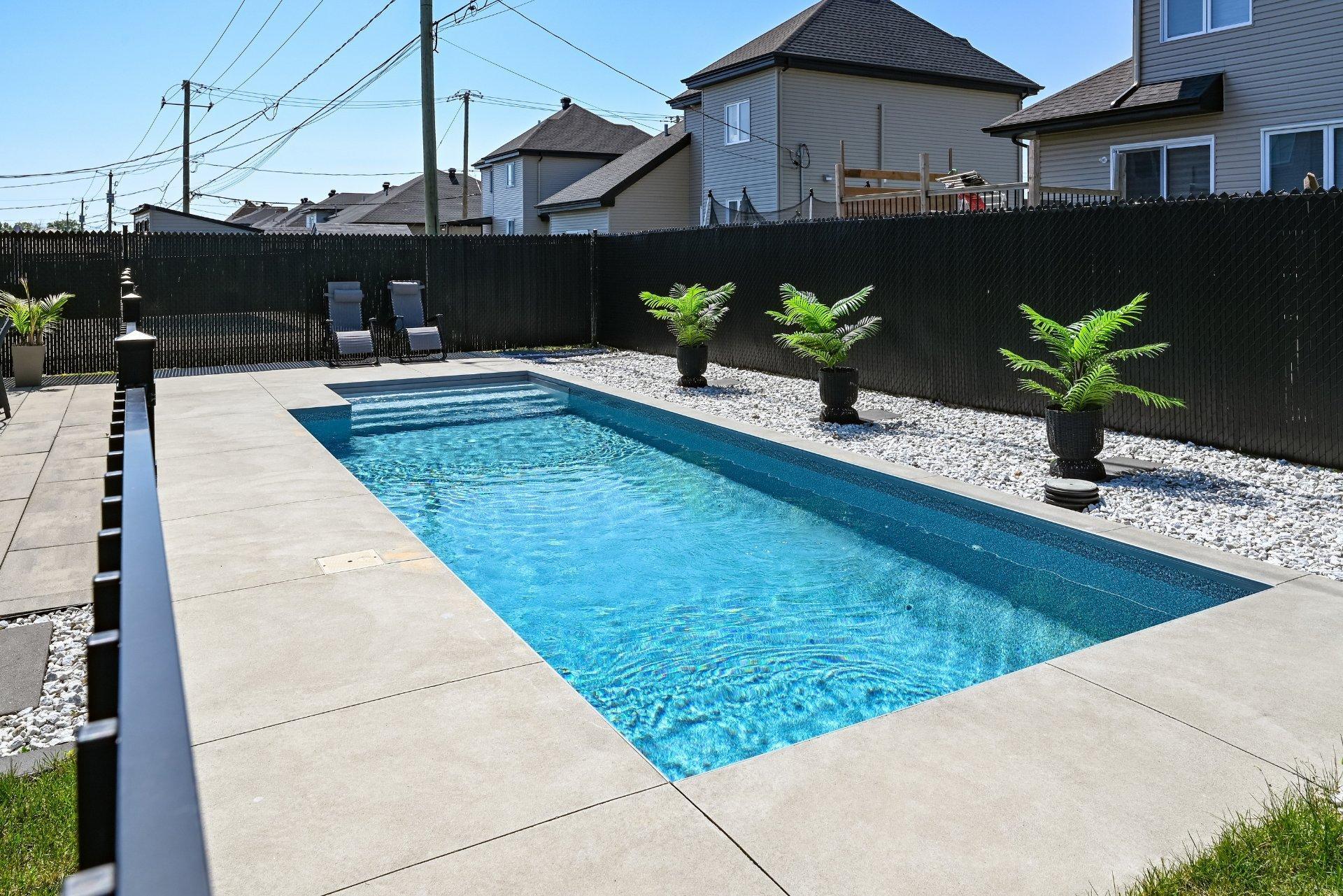 









3297


Rue du Gamay

,
Sainte-Marthe-sur-le-Lac,




QC
J0N1P0

