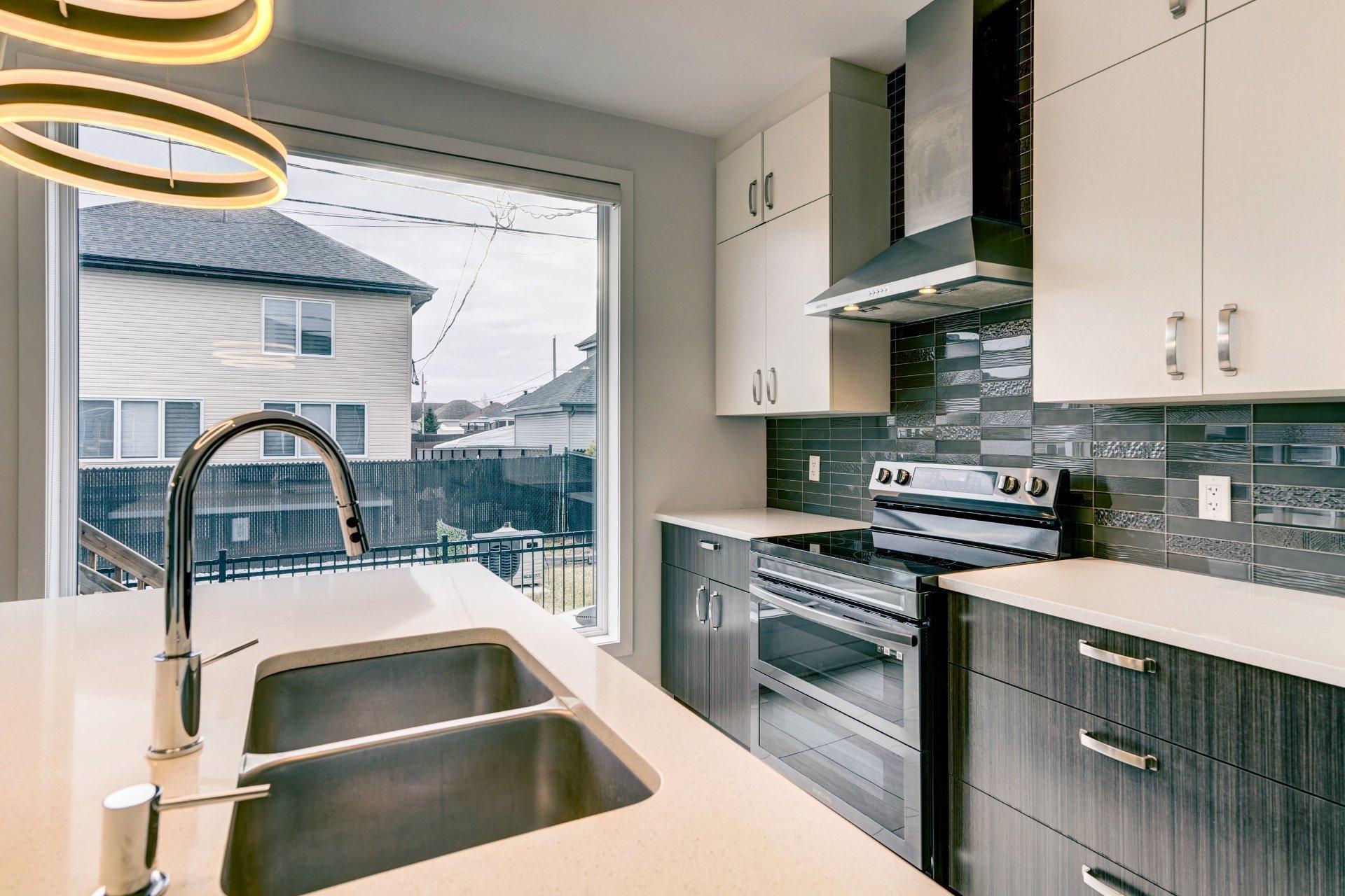 









3297


Rue du Gamay

,
Sainte-Marthe-sur-le-Lac,




QC
J0N1P0

