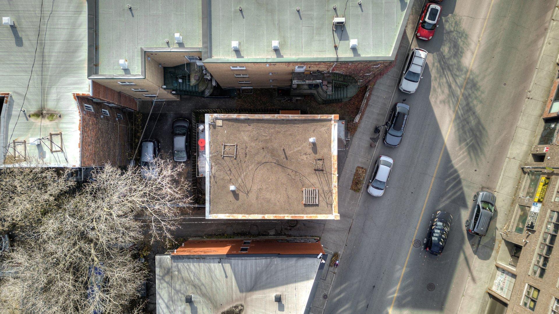









170

 - 174


Av. Van Horne

,
Montréal (Le Plateau-Mont-Royal),




QC
H2T2J4

