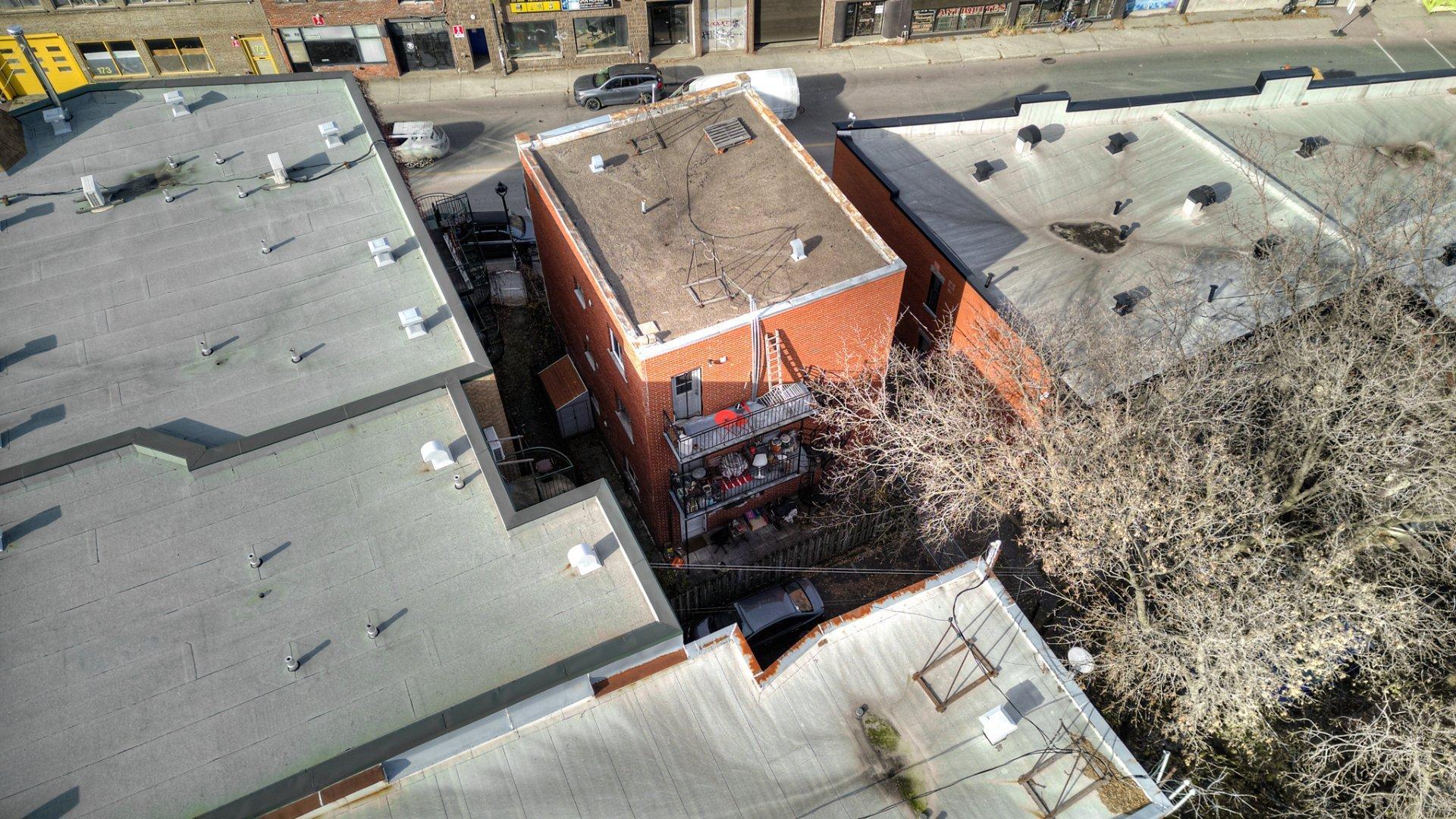 









170

 - 174


Av. Van Horne

,
Montréal (Le Plateau-Mont-Royal),




QC
H2T2J4

