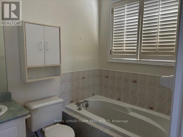 












40 KIMBERLY DRIVE

,
Whitby (Brooklin),




Ontario
L1M1K5

