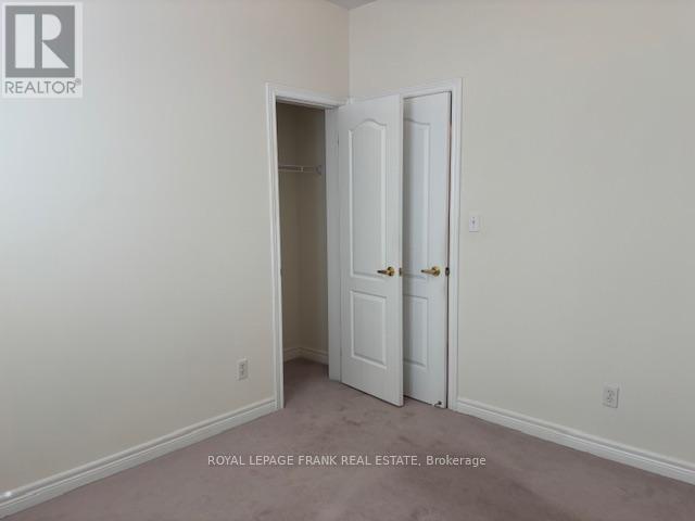 












40 KIMBERLY DRIVE

,
Whitby (Brooklin),




Ontario
L1M1K5

