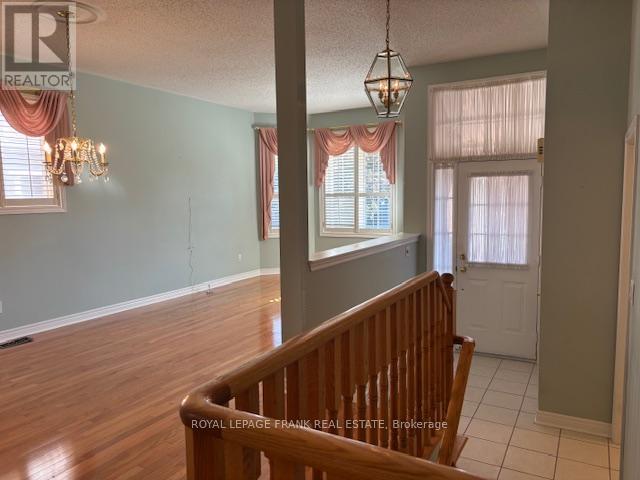 












40 KIMBERLY DRIVE

,
Whitby (Brooklin),




Ontario
L1M1K5

