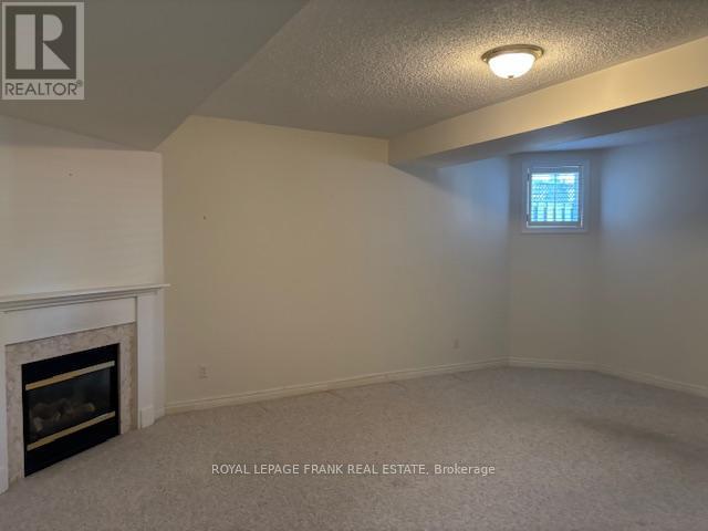 












40 KIMBERLY DRIVE

,
Whitby (Brooklin),




Ontario
L1M1K5

