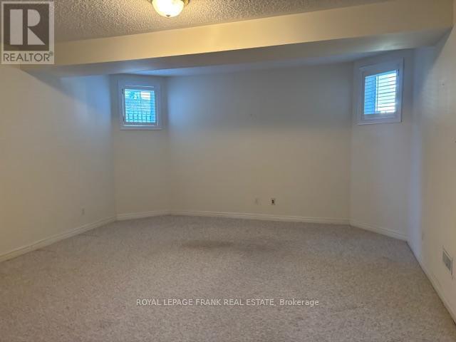 












40 KIMBERLY DRIVE

,
Whitby (Brooklin),




Ontario
L1M1K5


