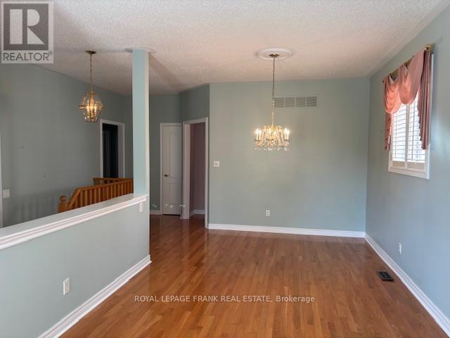 












40 KIMBERLY DRIVE

,
Whitby (Brooklin),




Ontario
L1M1K5

