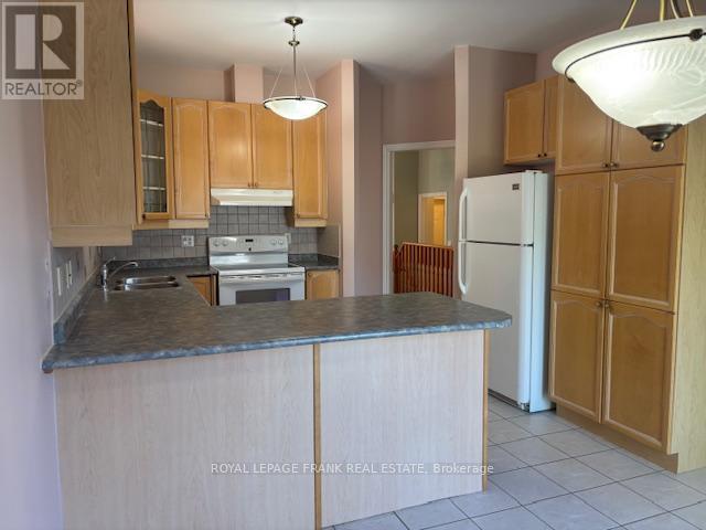 












40 KIMBERLY DRIVE

,
Whitby (Brooklin),




Ontario
L1M1K5

