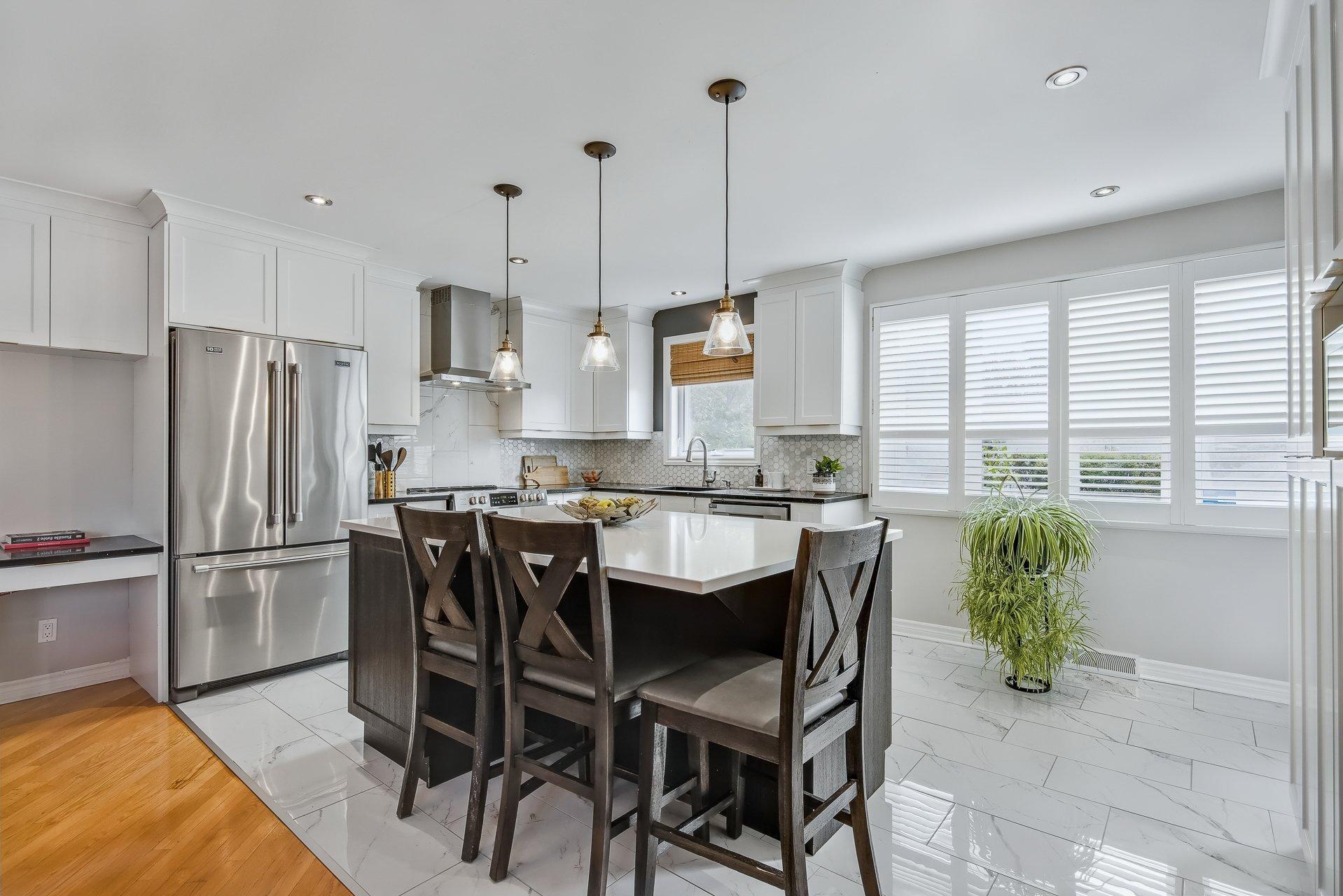 









396


Rue Lamoureux

,
Sainte-Julie,




QC
J3E1G8

